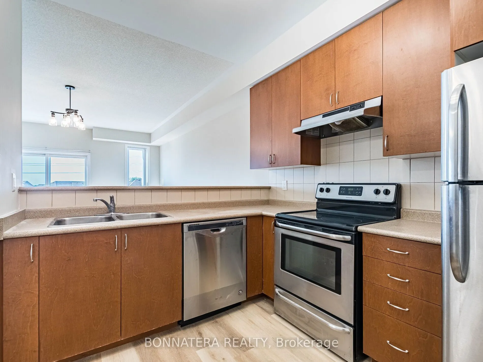 3075 Thomas Street, #407