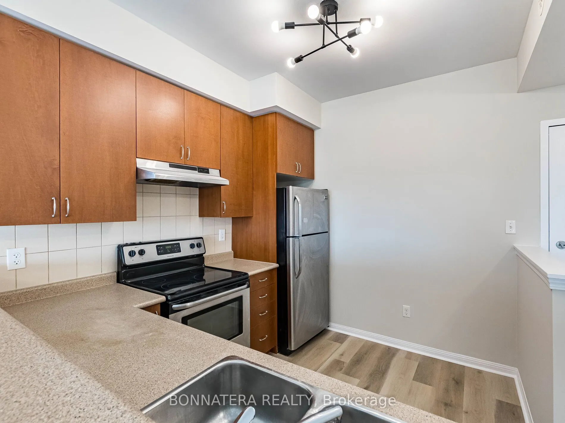 3075 Thomas Street, #407