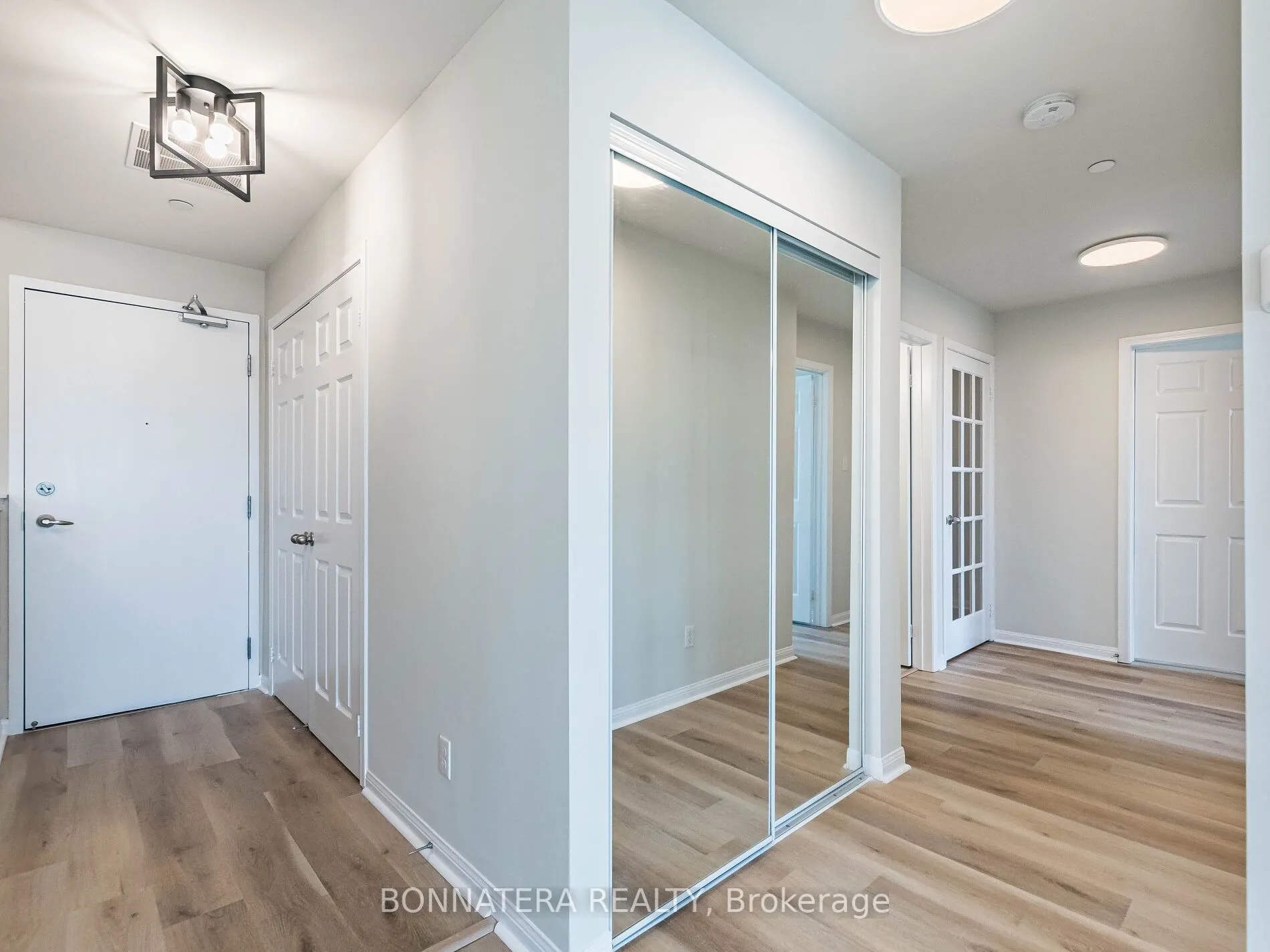 3075 Thomas Street, #407