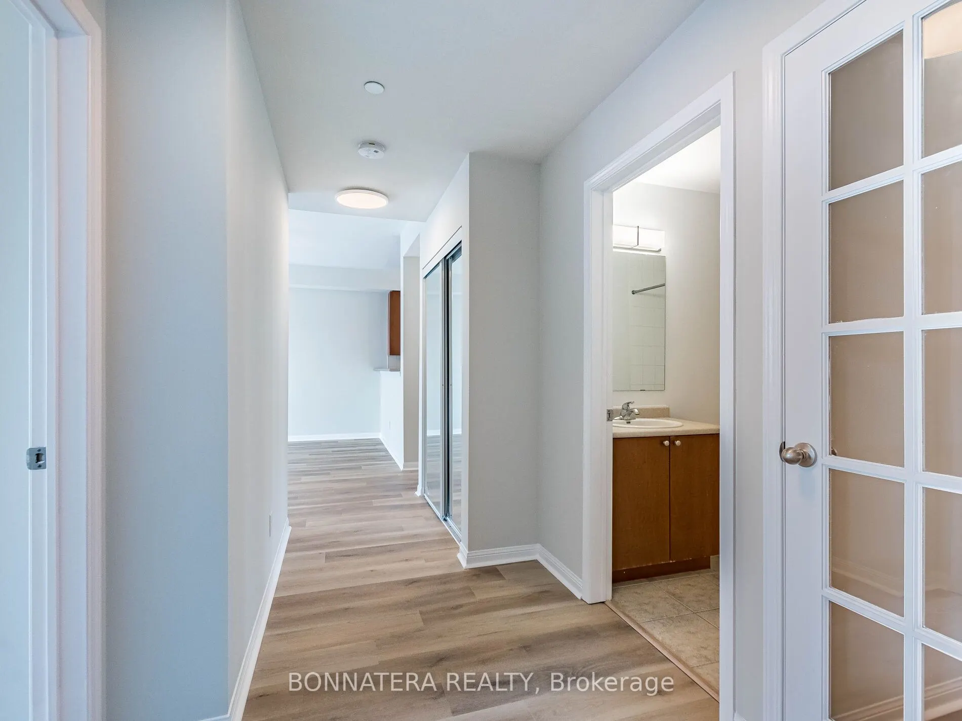3075 Thomas Street, #407
