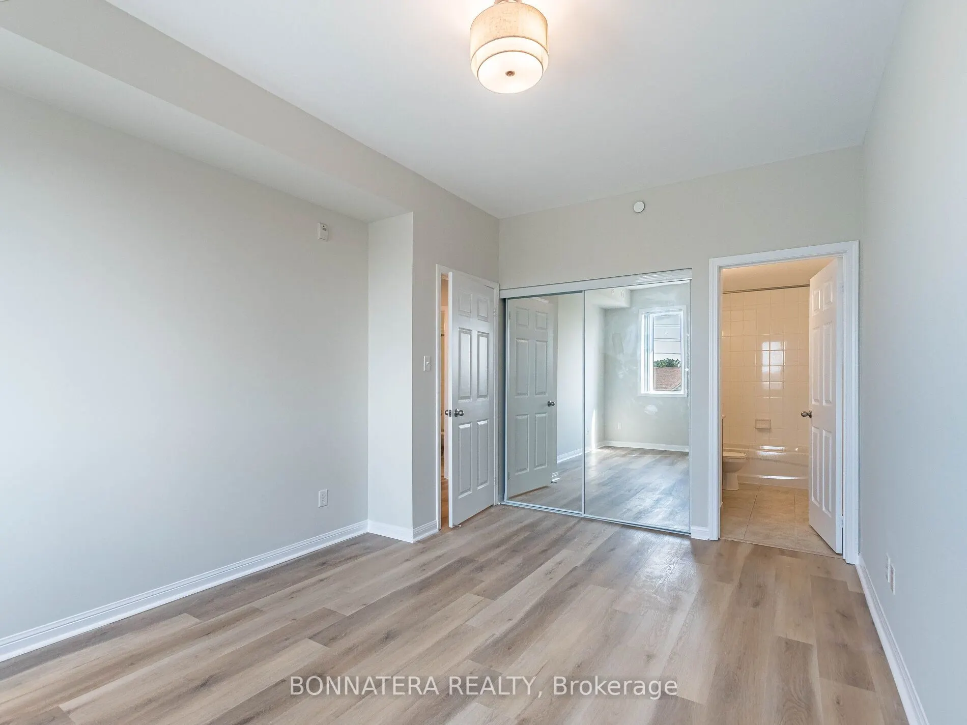 3075 Thomas Street, #407