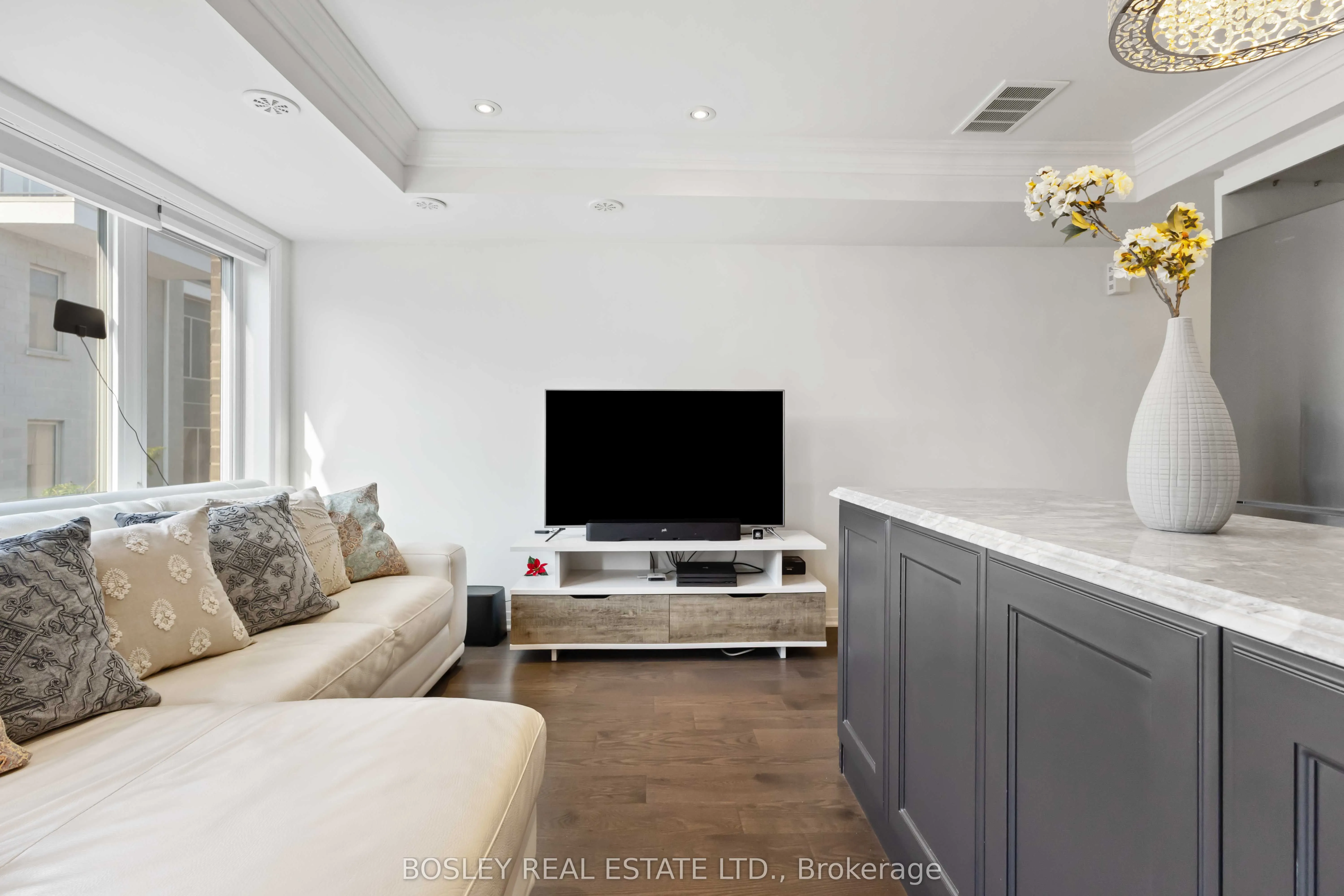 142 William Duncan Road, #16