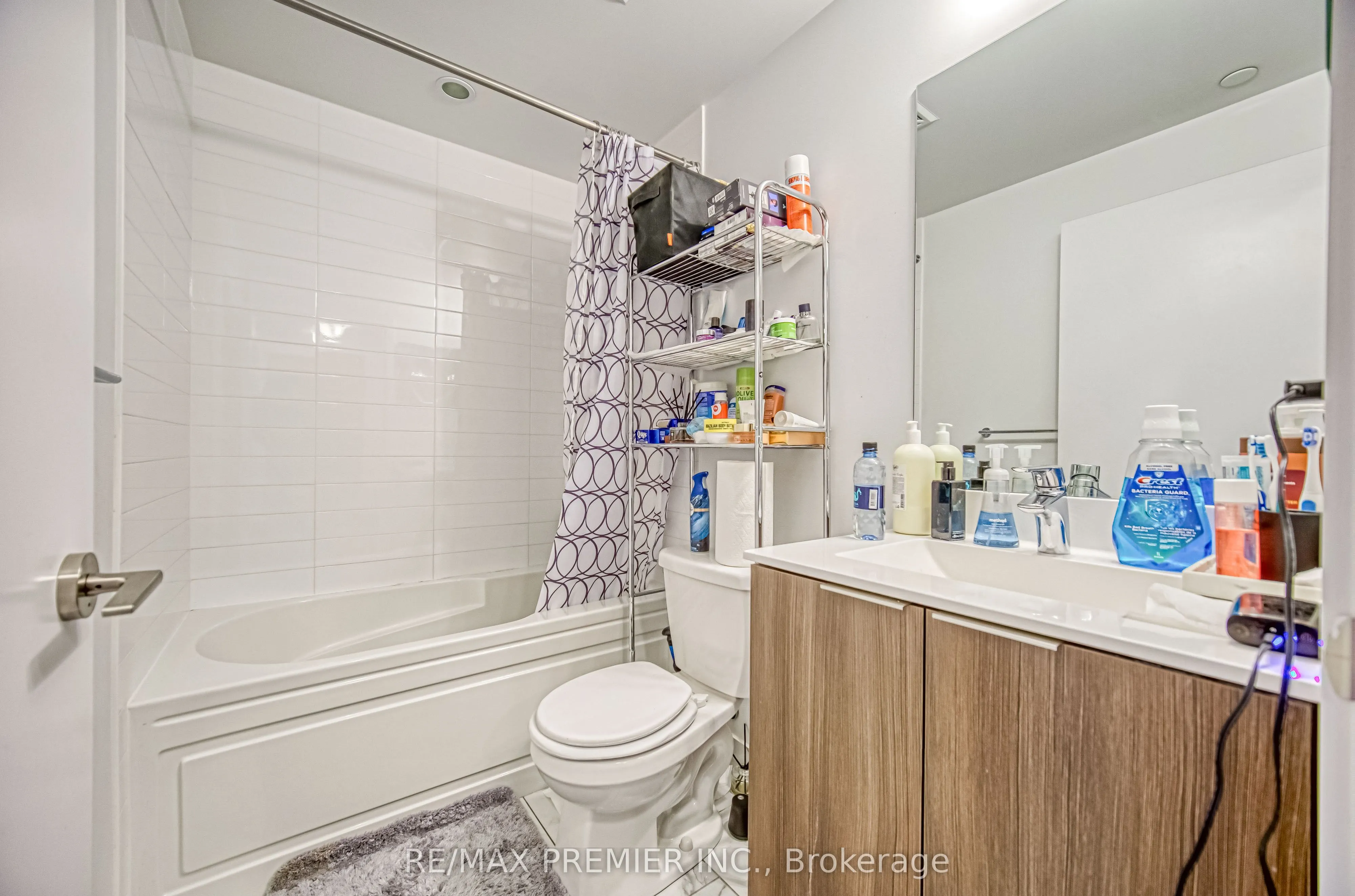 30 Shore Breeze Drive, #2712