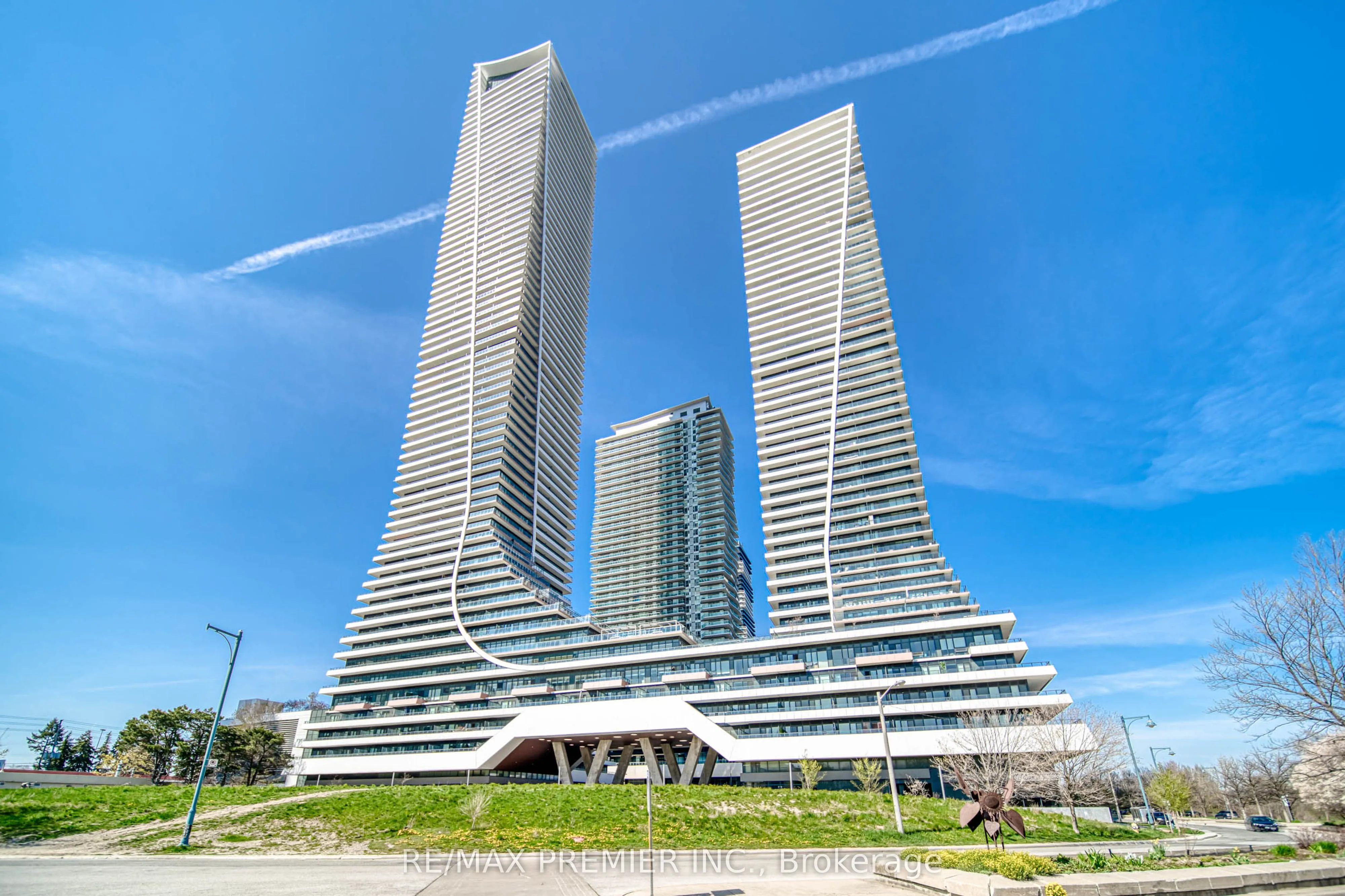 30 Shore Breeze Drive, #2712
