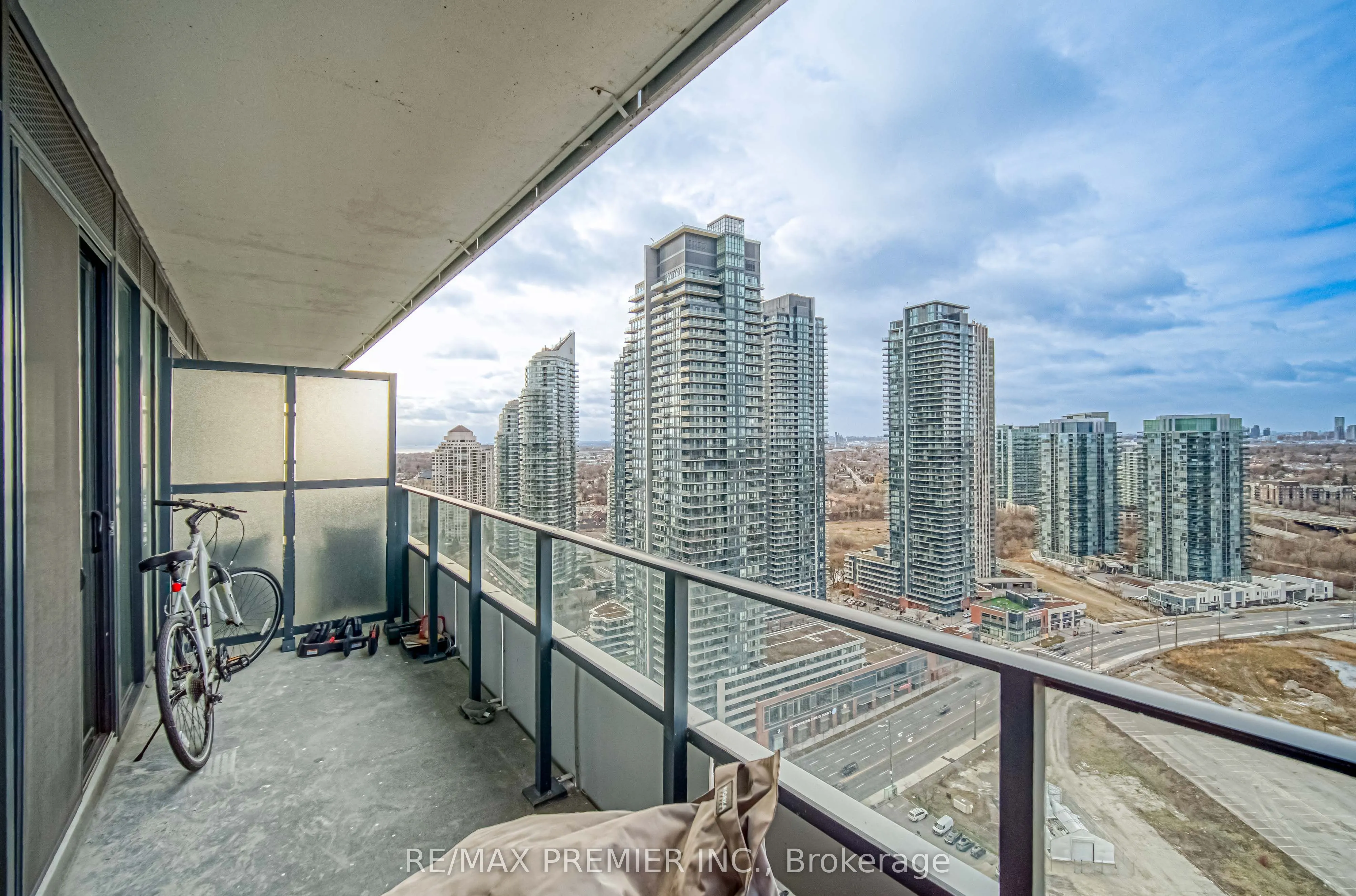 30 Shore Breeze Drive, #2712
