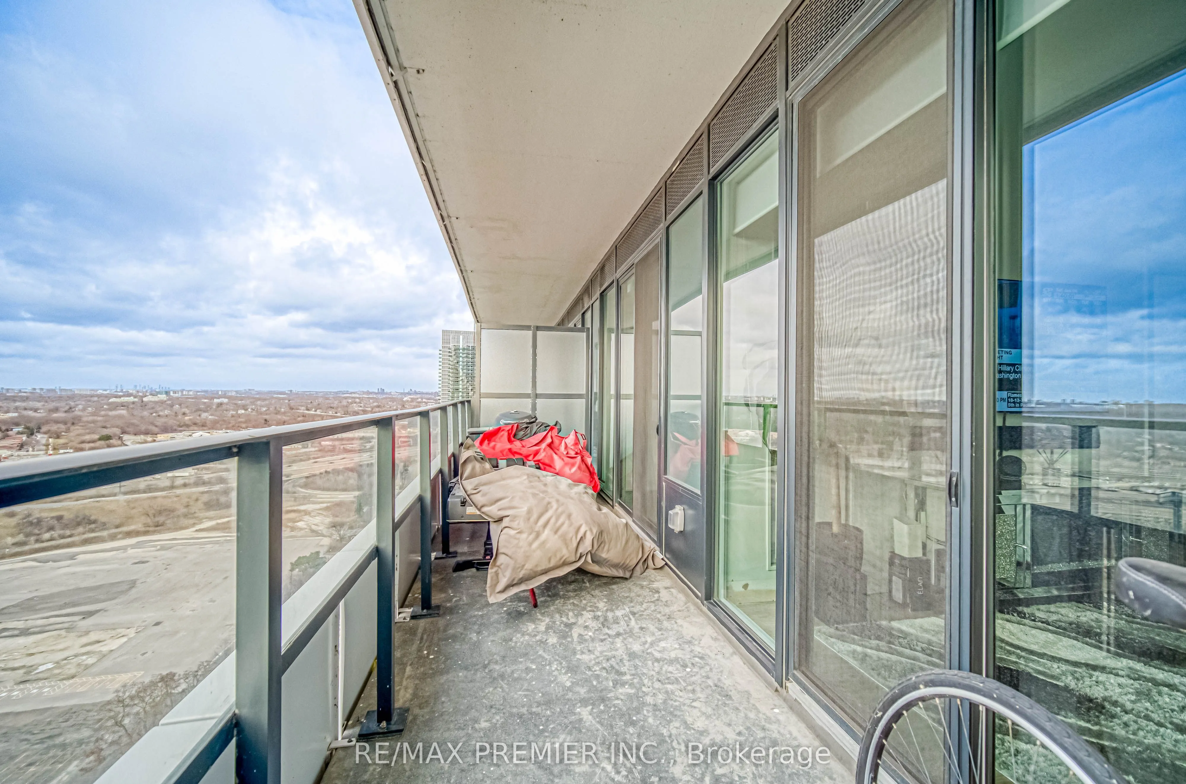 30 Shore Breeze Drive, #2712