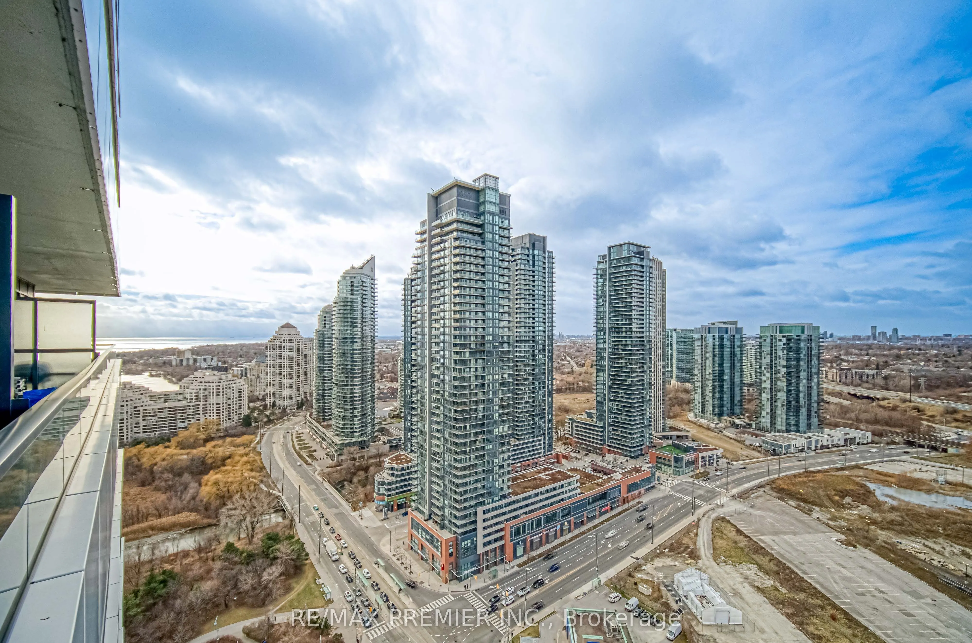 30 Shore Breeze Drive, #2712