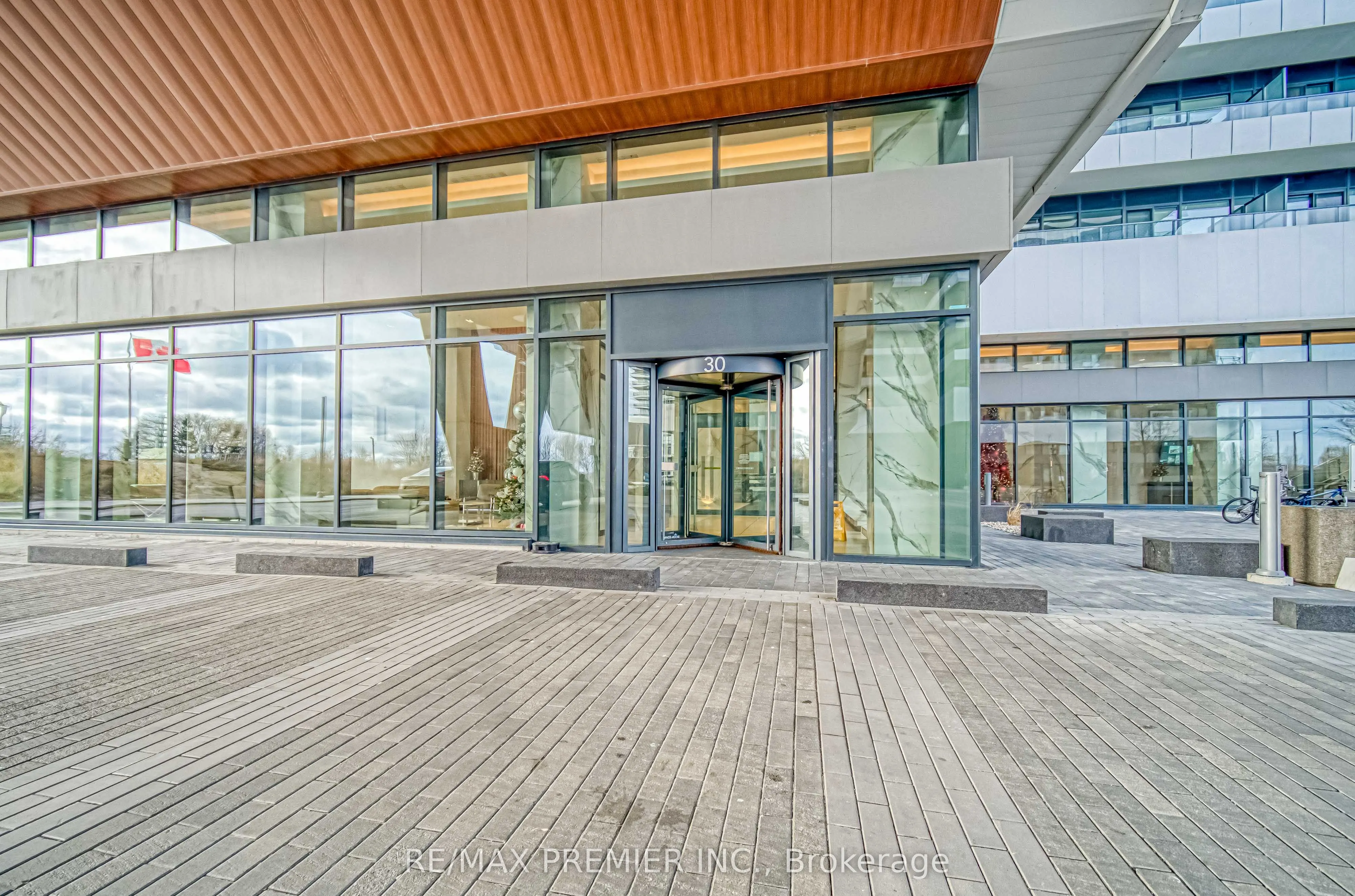 30 Shore Breeze Drive, #2712