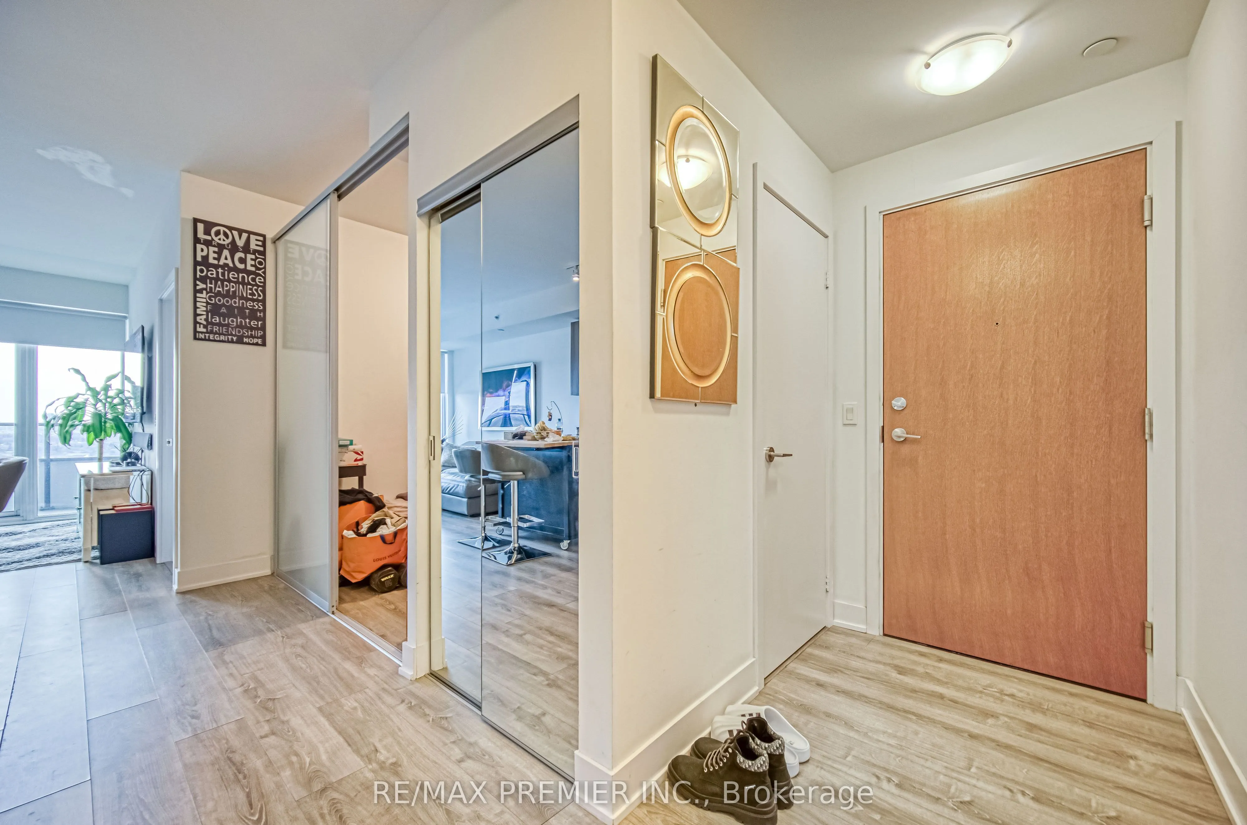 30 Shore Breeze Drive, #2712