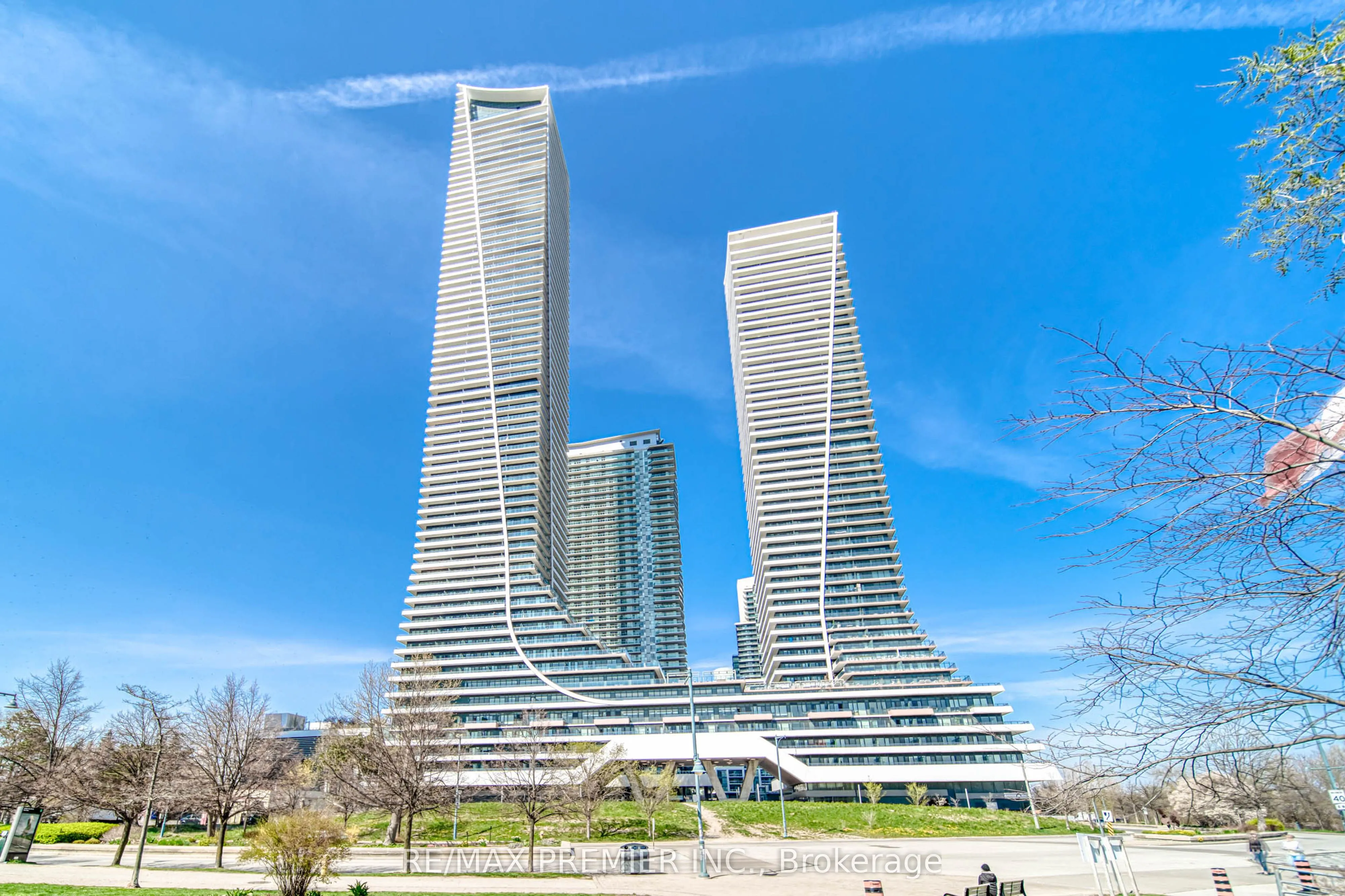 30 Shore Breeze Drive, #2712