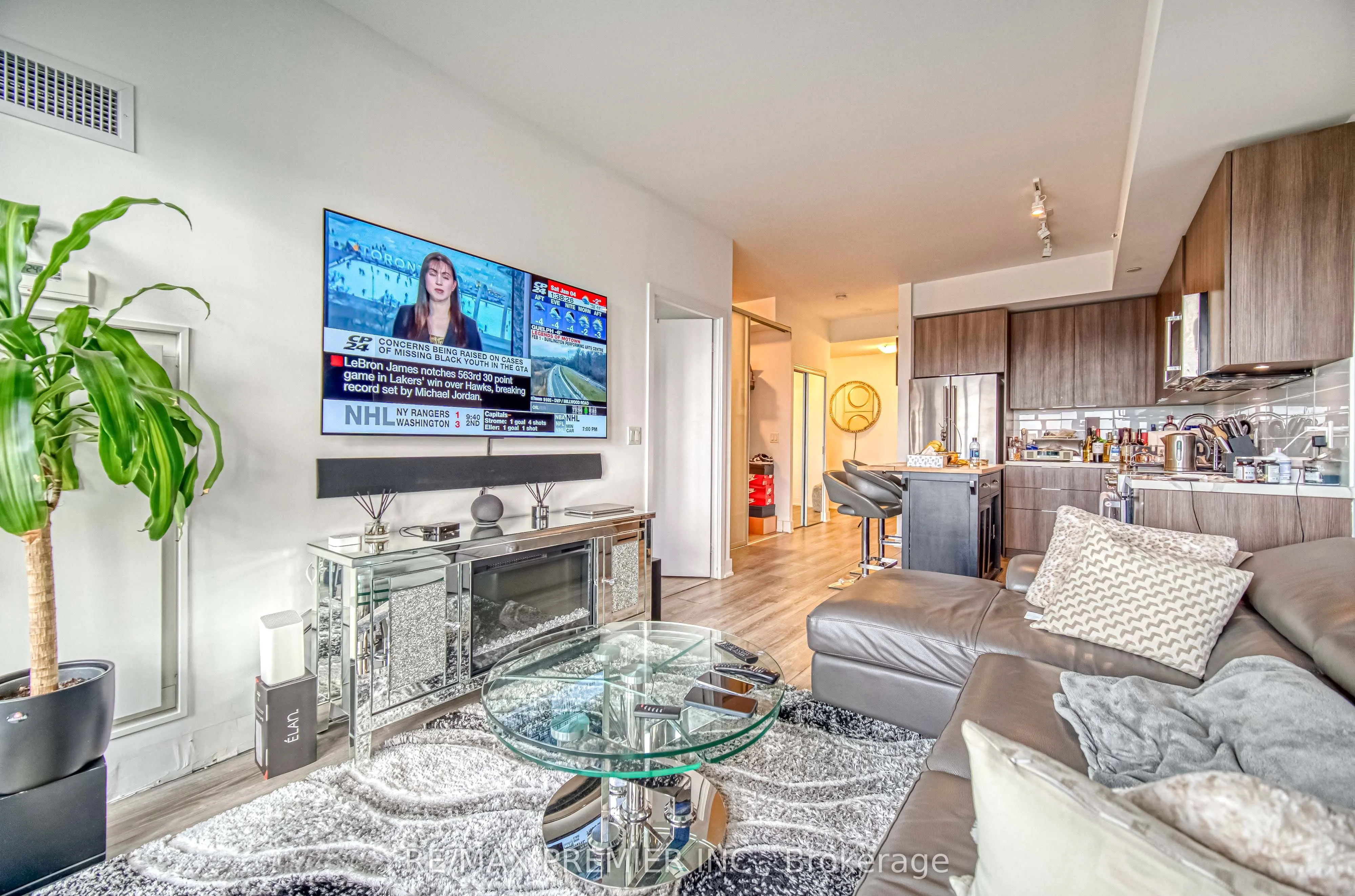 30 Shore Breeze Drive, #2712