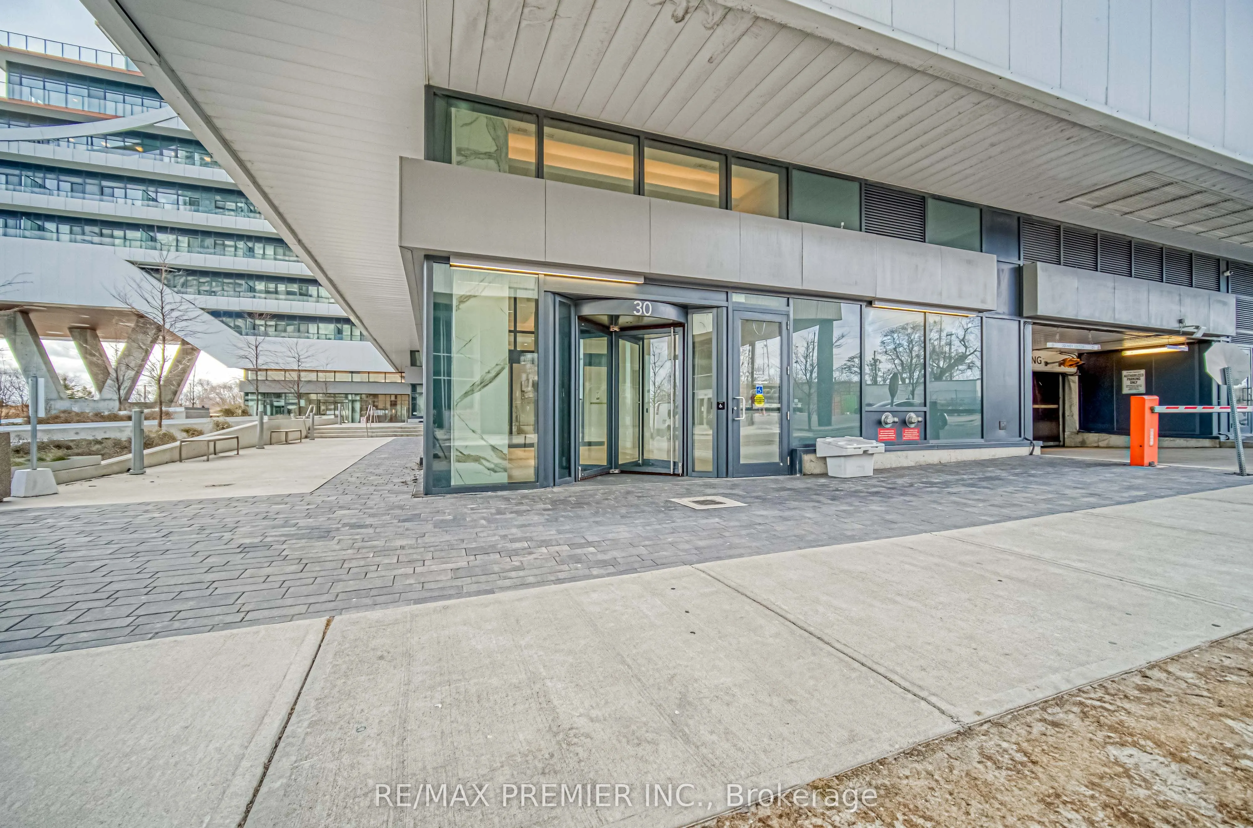 30 Shore Breeze Drive, #2712