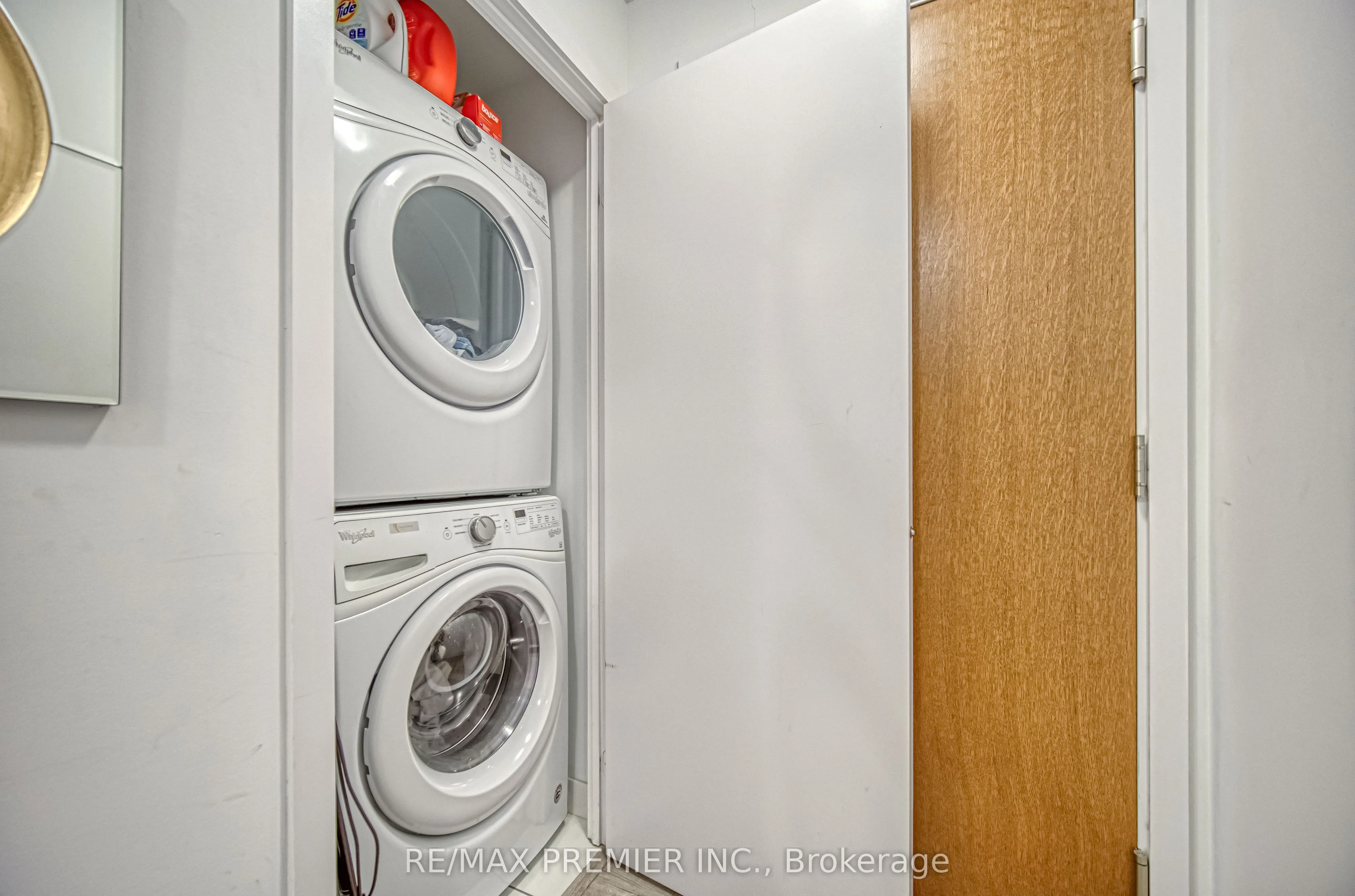 30 Shore Breeze Drive, #2712
