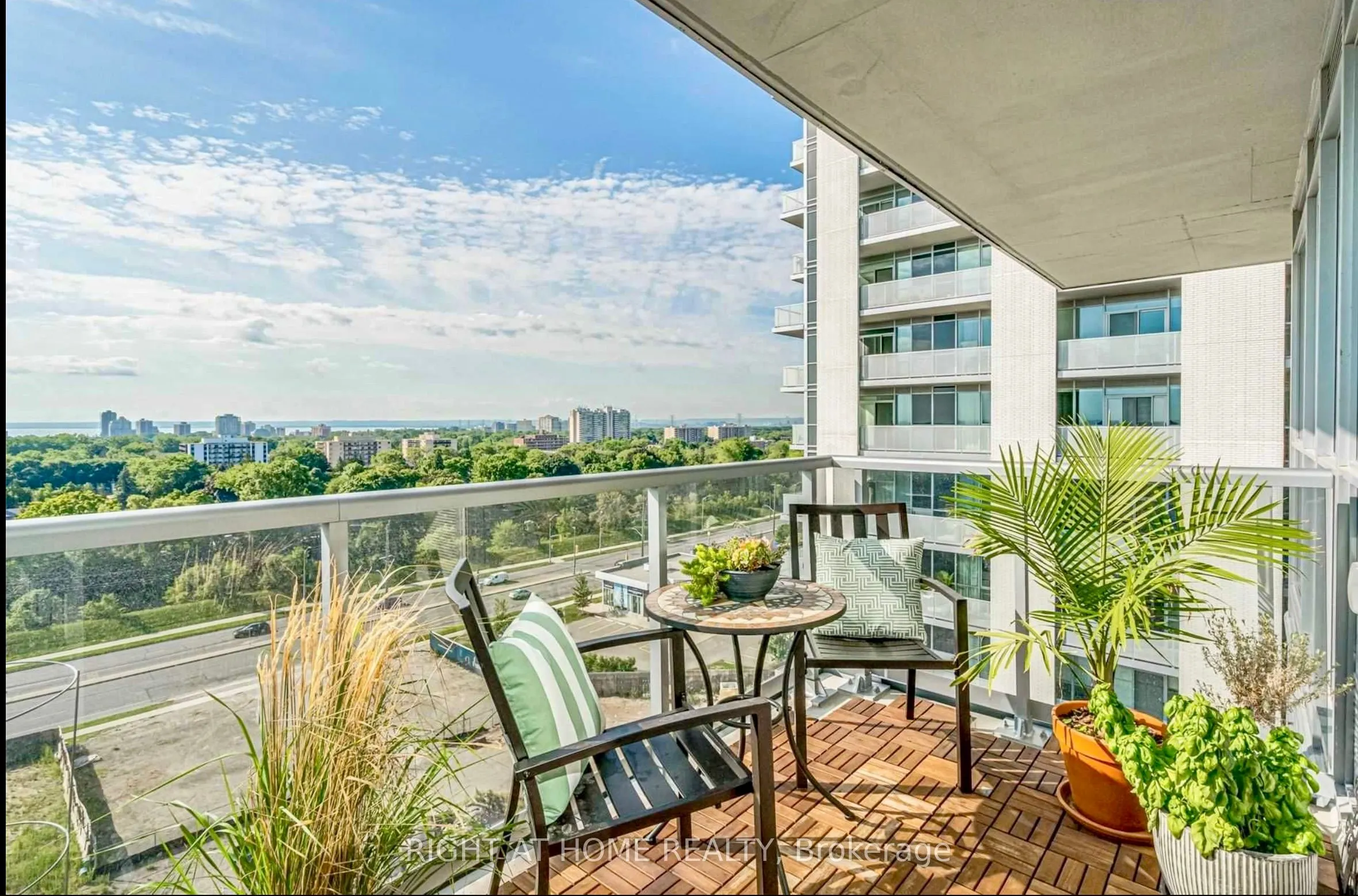 2093 Fairview Street, #1007