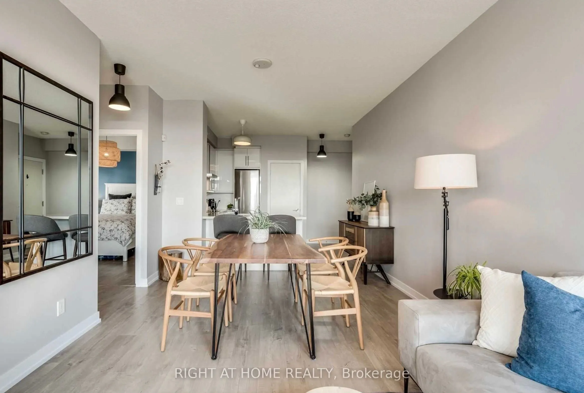 2093 Fairview Street, #1007