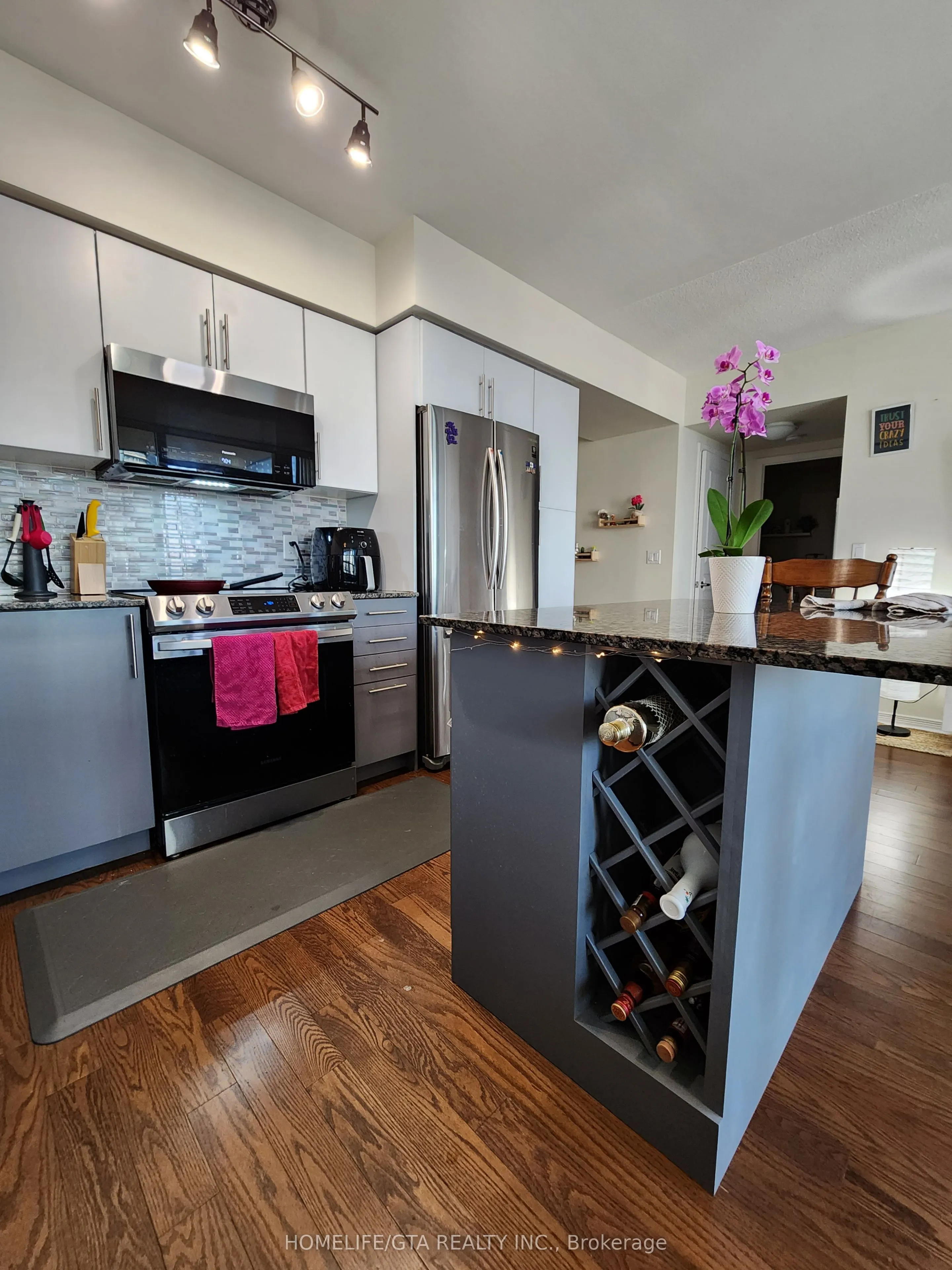 2240 Lake Shore Boulevard W, #1405