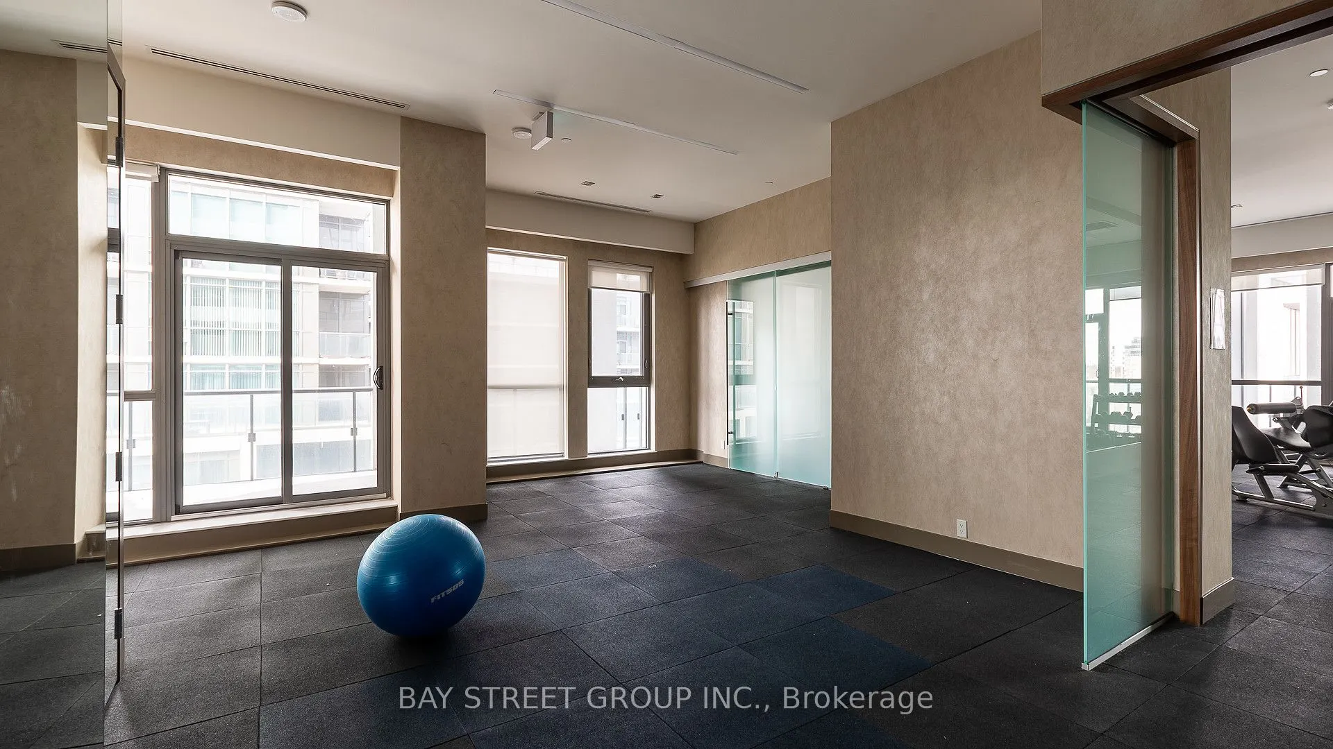 15 Zorra Street, #PH03