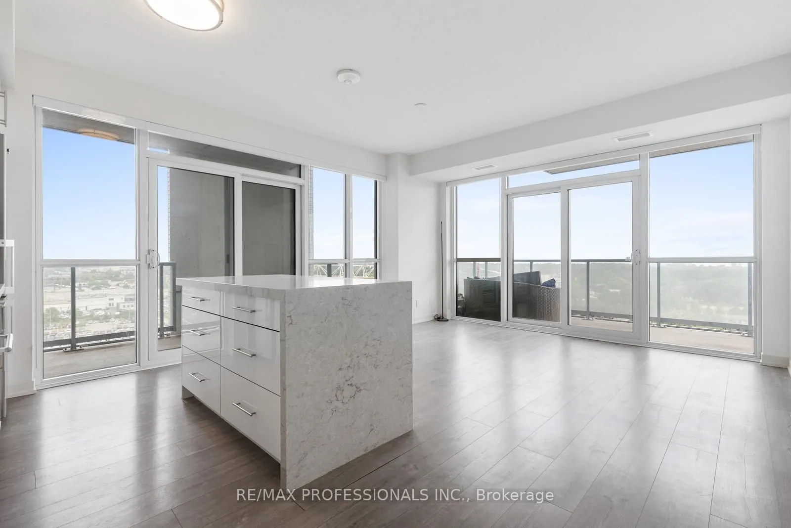 2087 Fairview Street, #1203