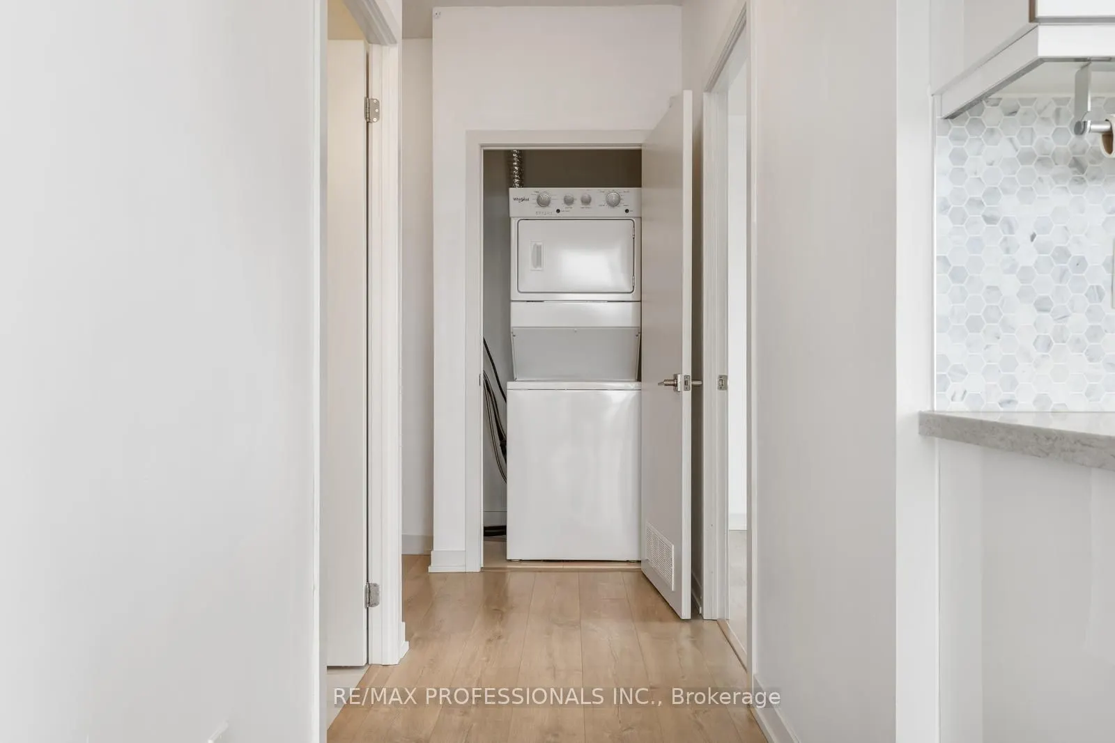 2087 Fairview Street, #1203