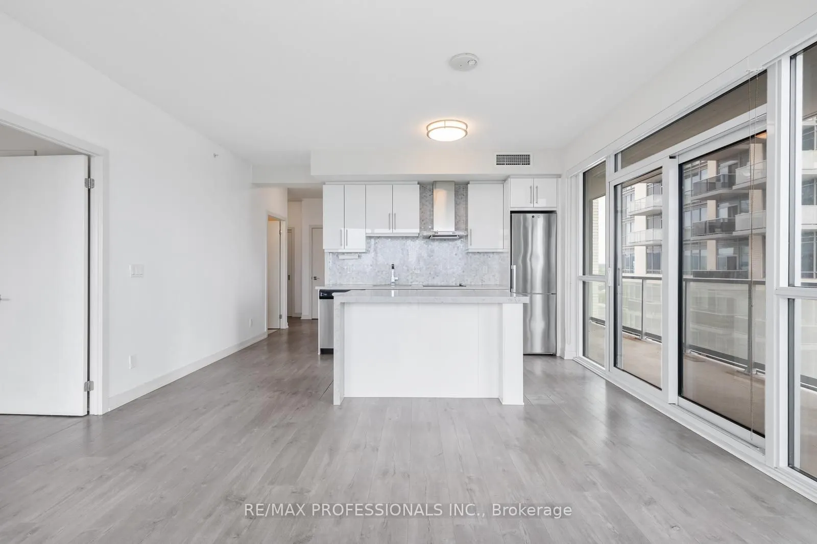 2087 Fairview Street, #1203