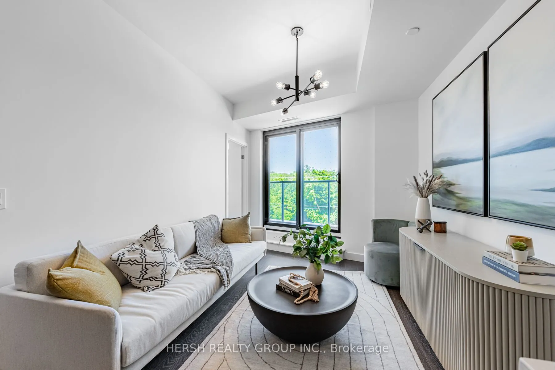 160 Kingsway Crescent, #310