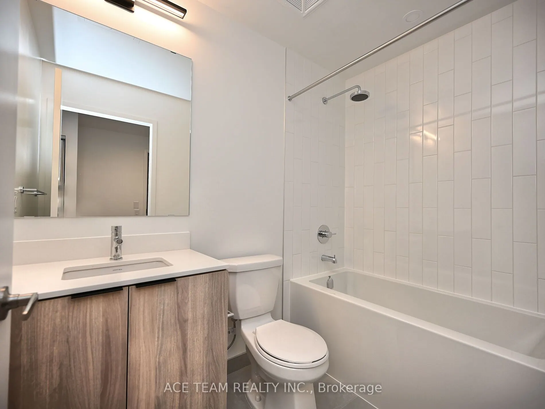2485 Eglinton Avenue W, #925