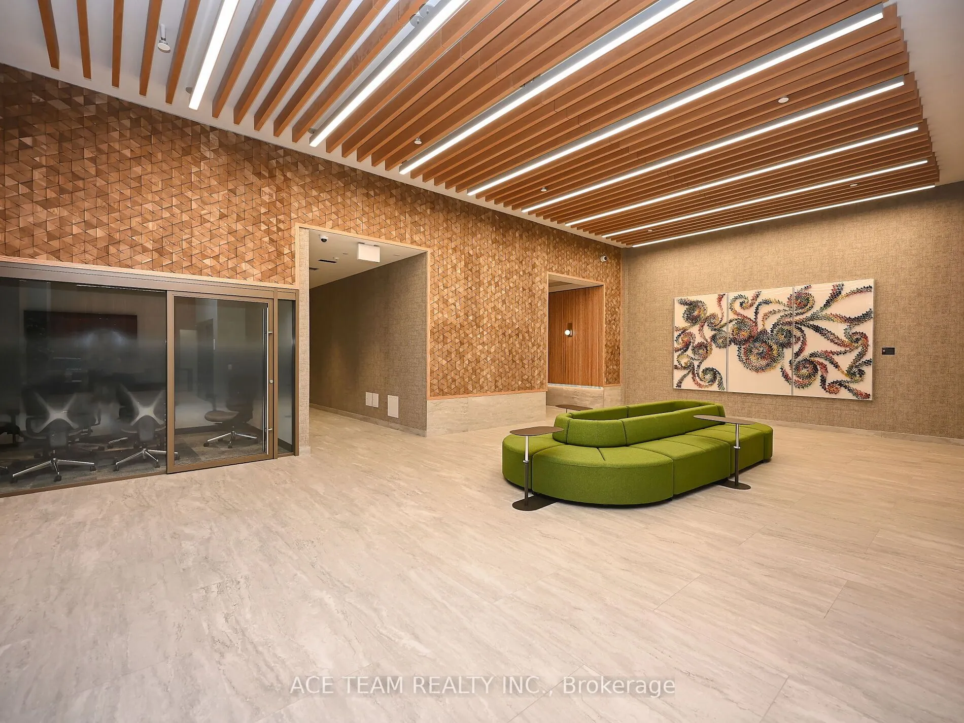 2485 Eglinton Avenue W, #925