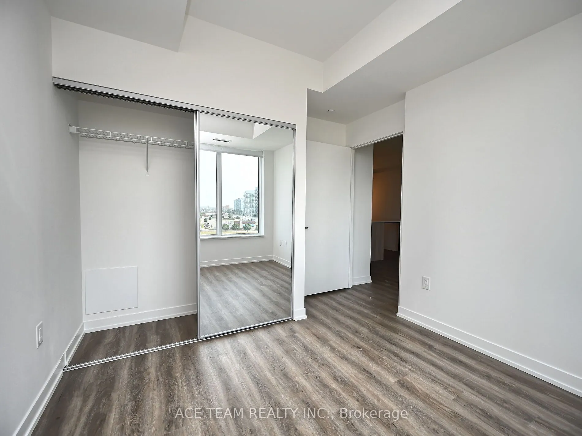 2485 Eglinton Avenue W, #925