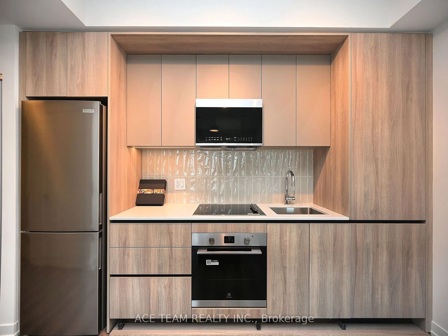 2485 Eglinton Avenue W, #925