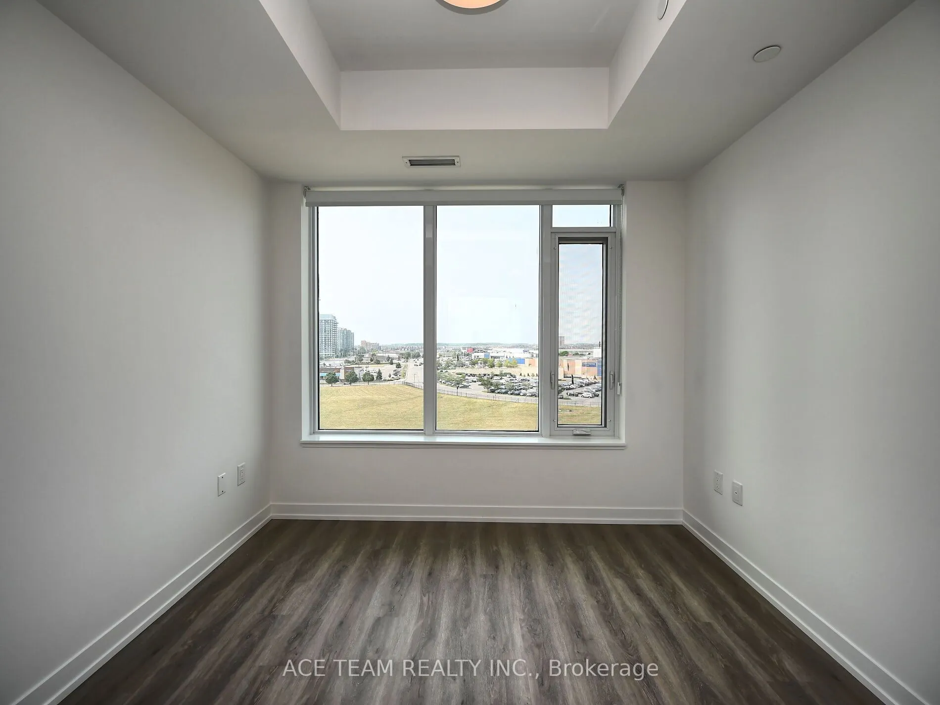 2485 Eglinton Avenue W, #925