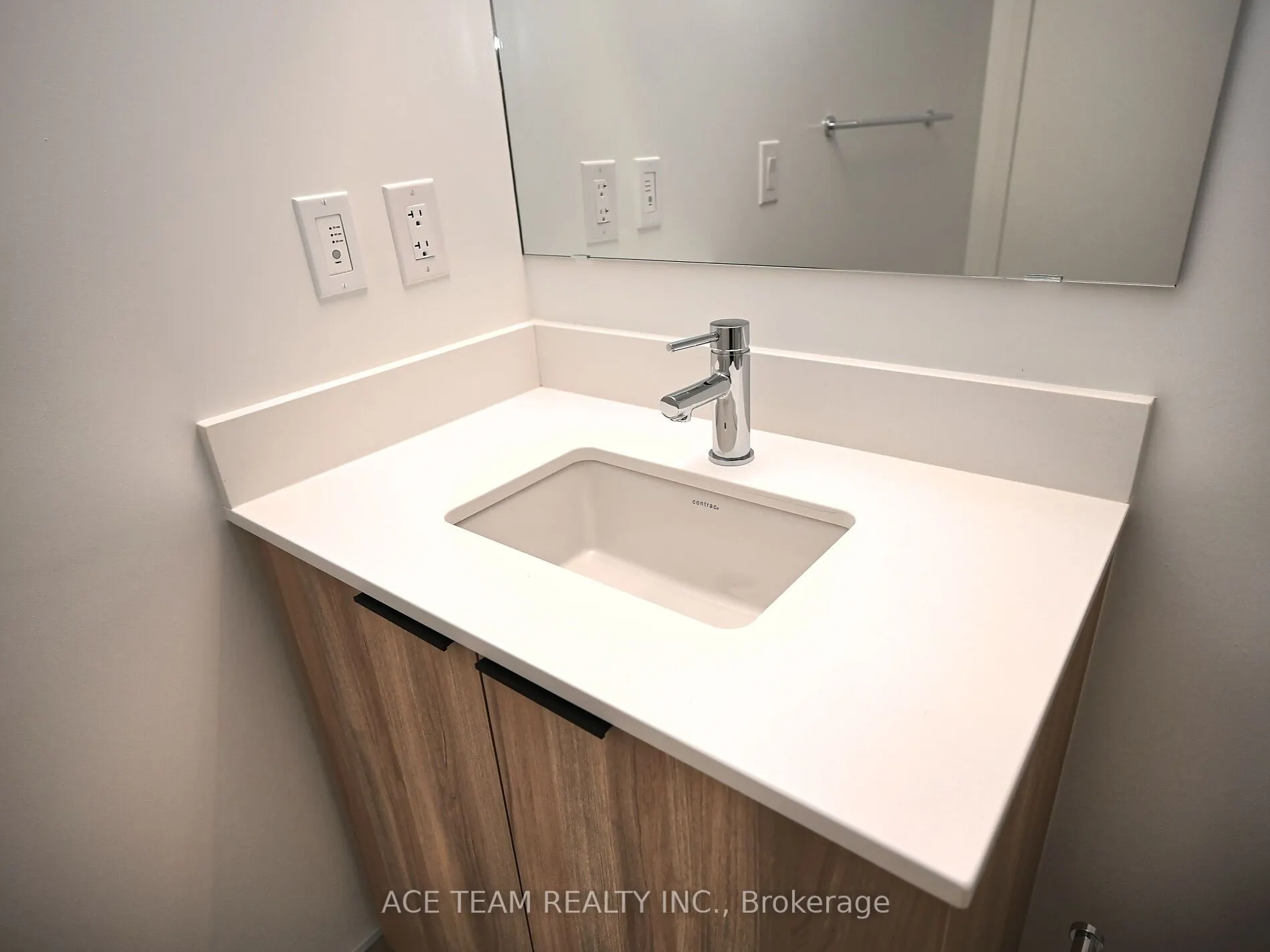 2485 Eglinton Avenue W, #925