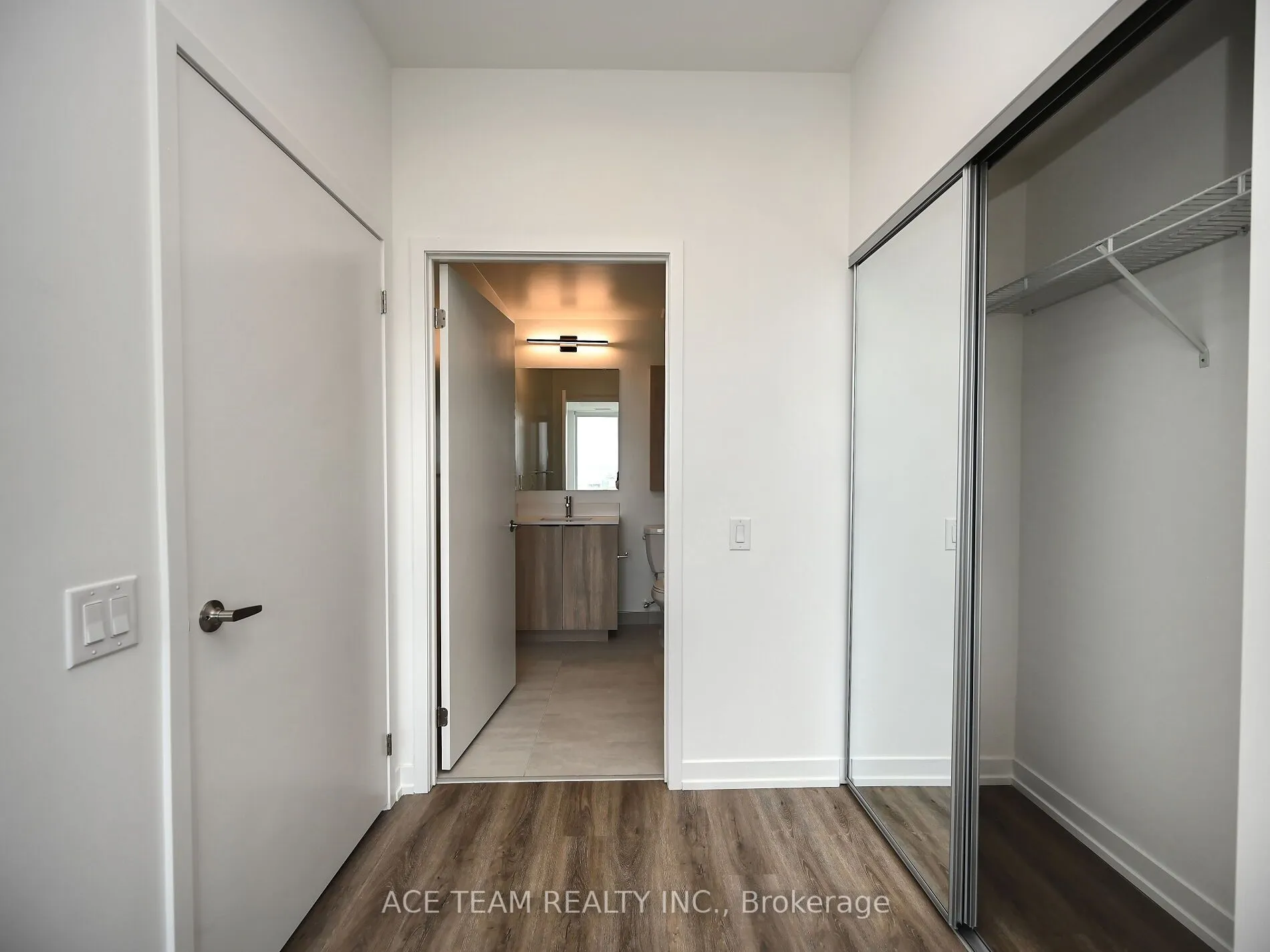 2485 Eglinton Avenue W, #925