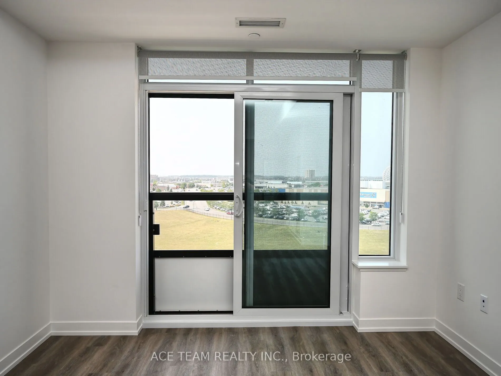 2485 Eglinton Avenue W, #925