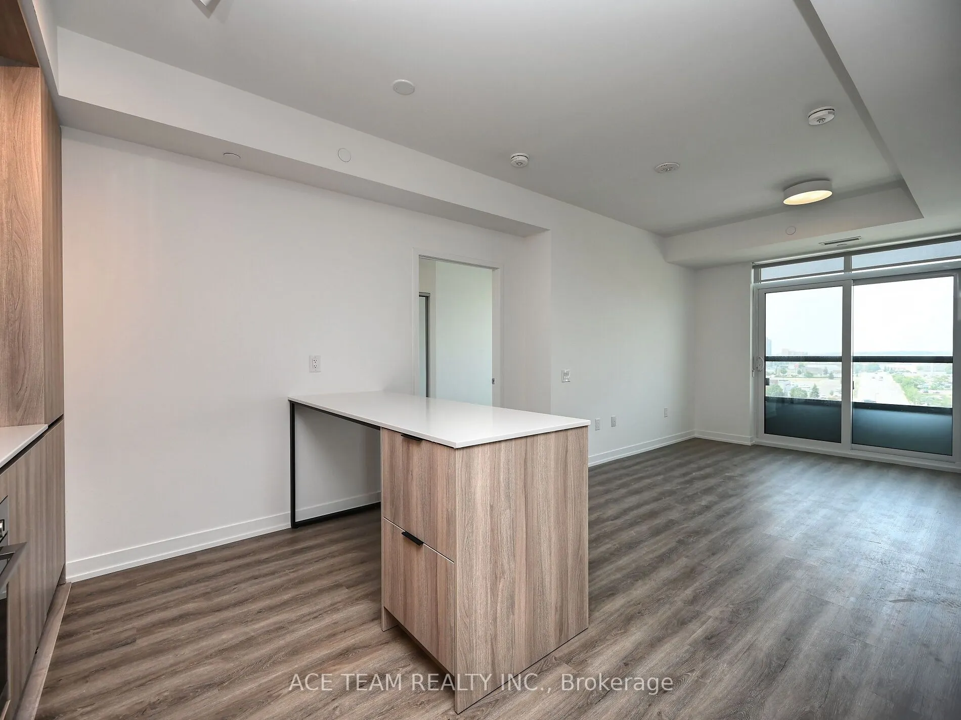 2485 Eglinton Avenue W, #925