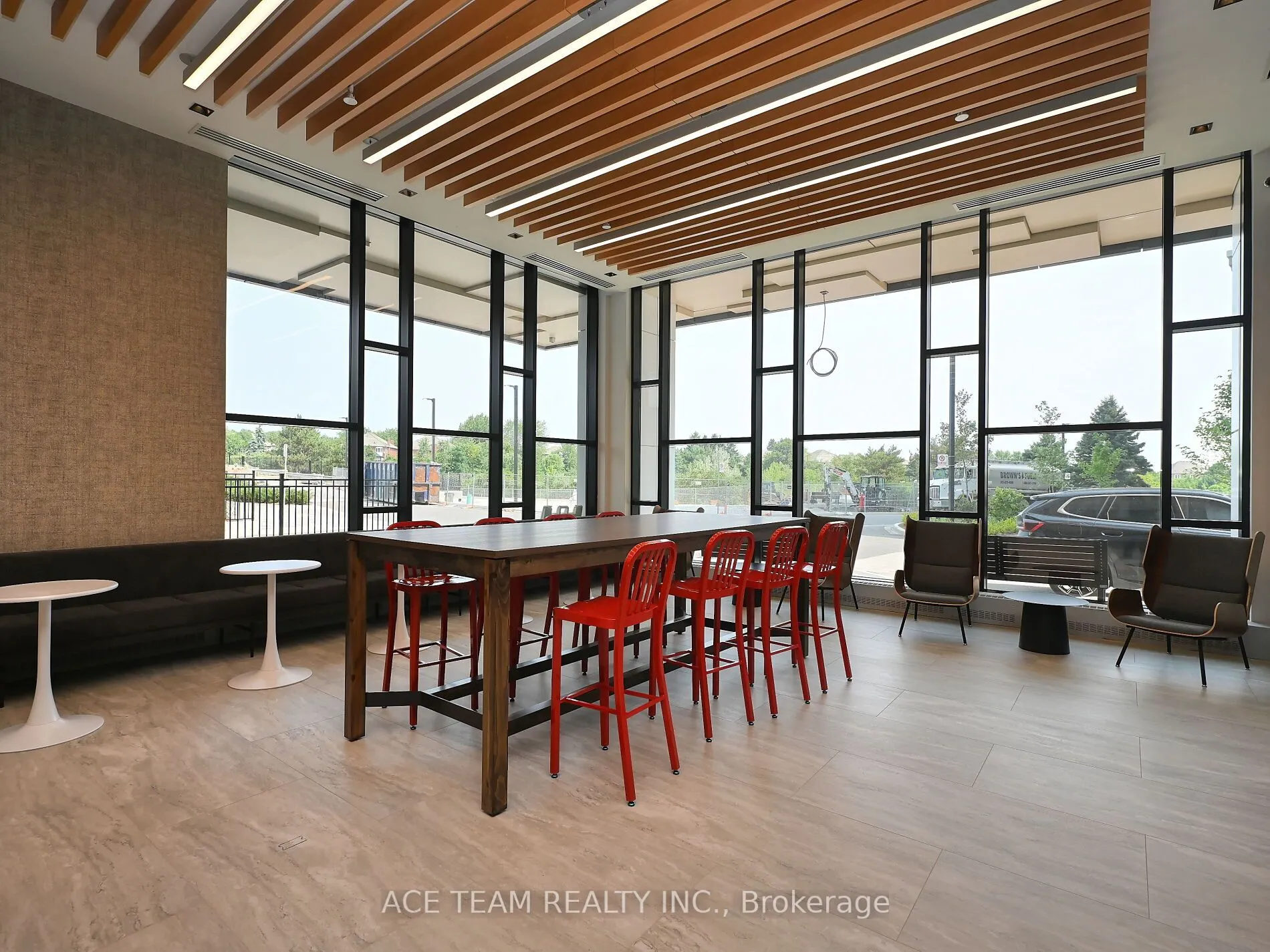 2485 Eglinton Avenue W, #925