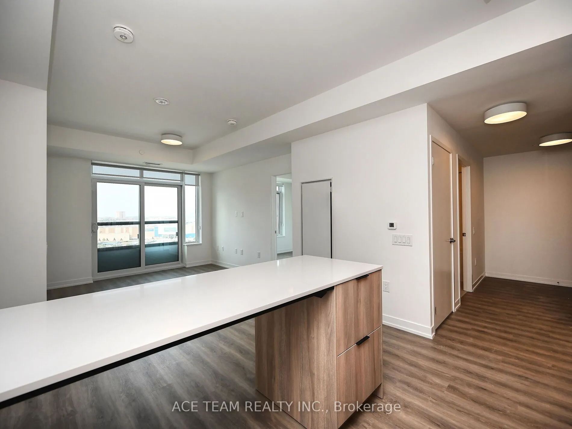2485 Eglinton Avenue W, #925
