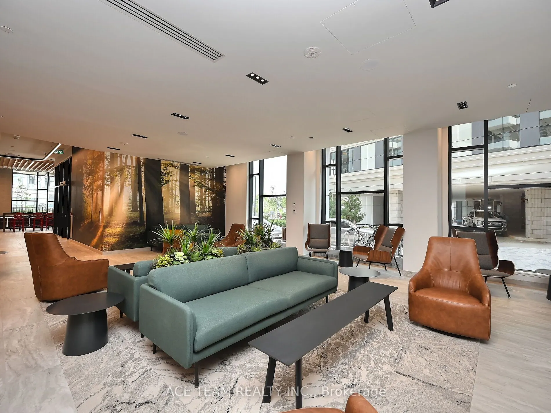 2485 Eglinton Avenue W, #925