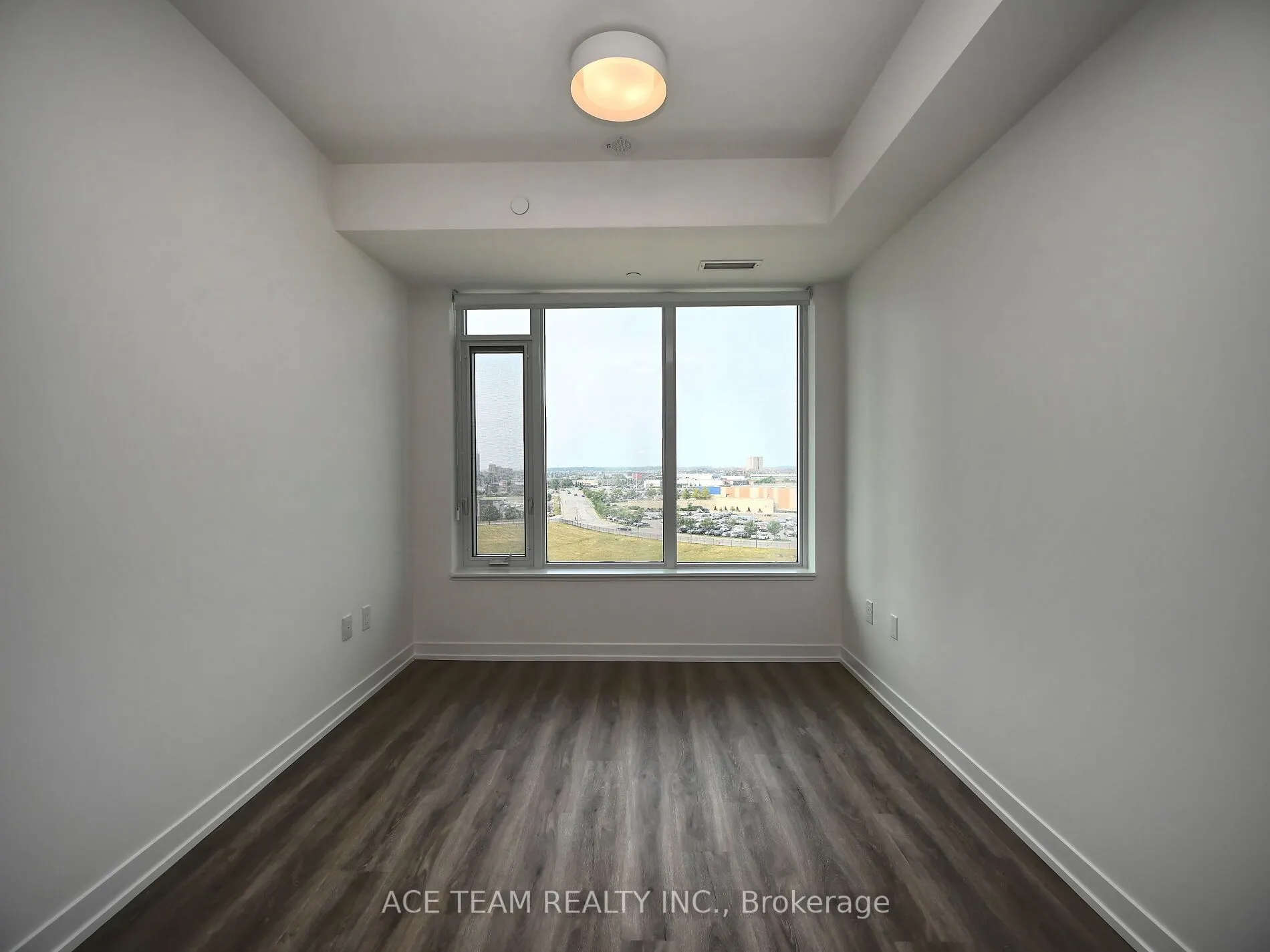 2485 Eglinton Avenue W, #925