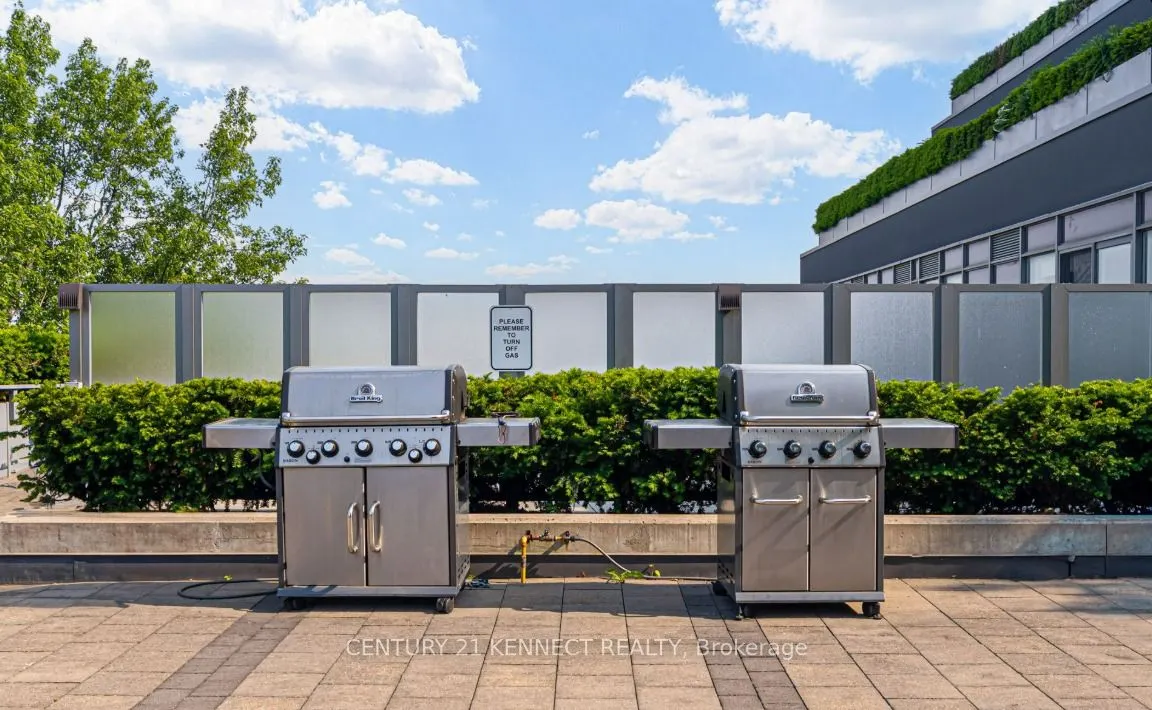 15 James Finlay Way, #1015