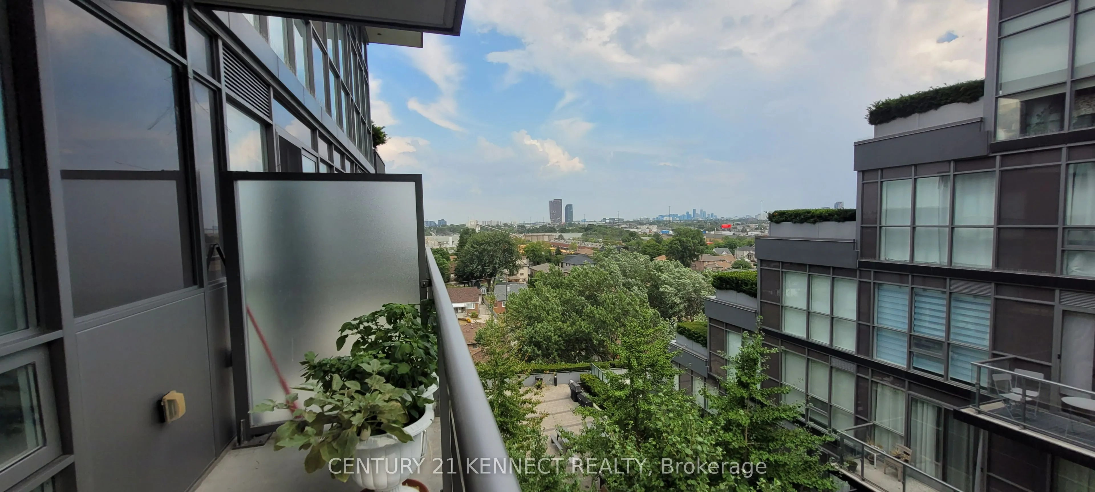 15 James Finlay Way, #1015