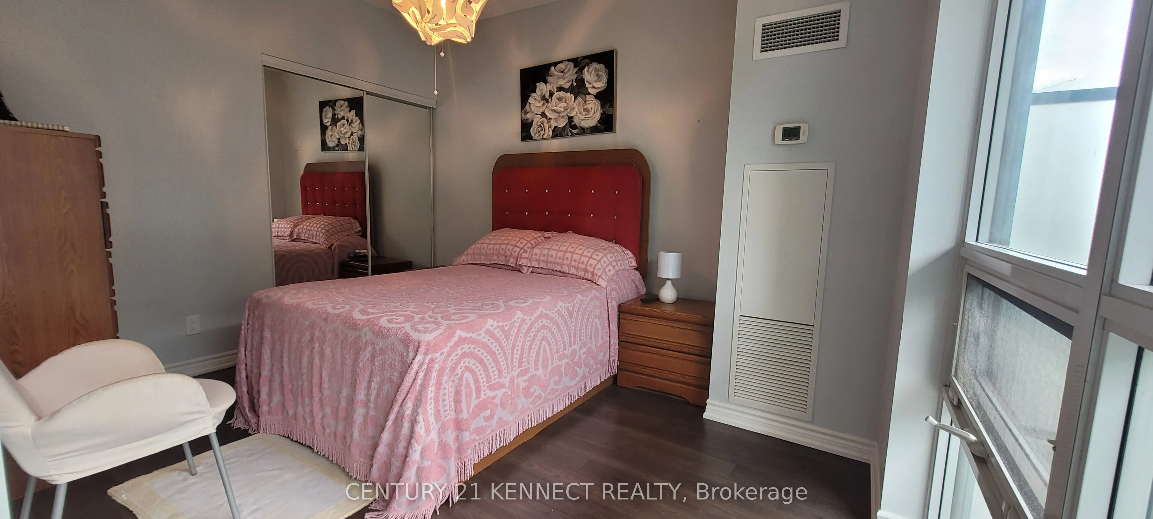 15 James Finlay Way, #1015