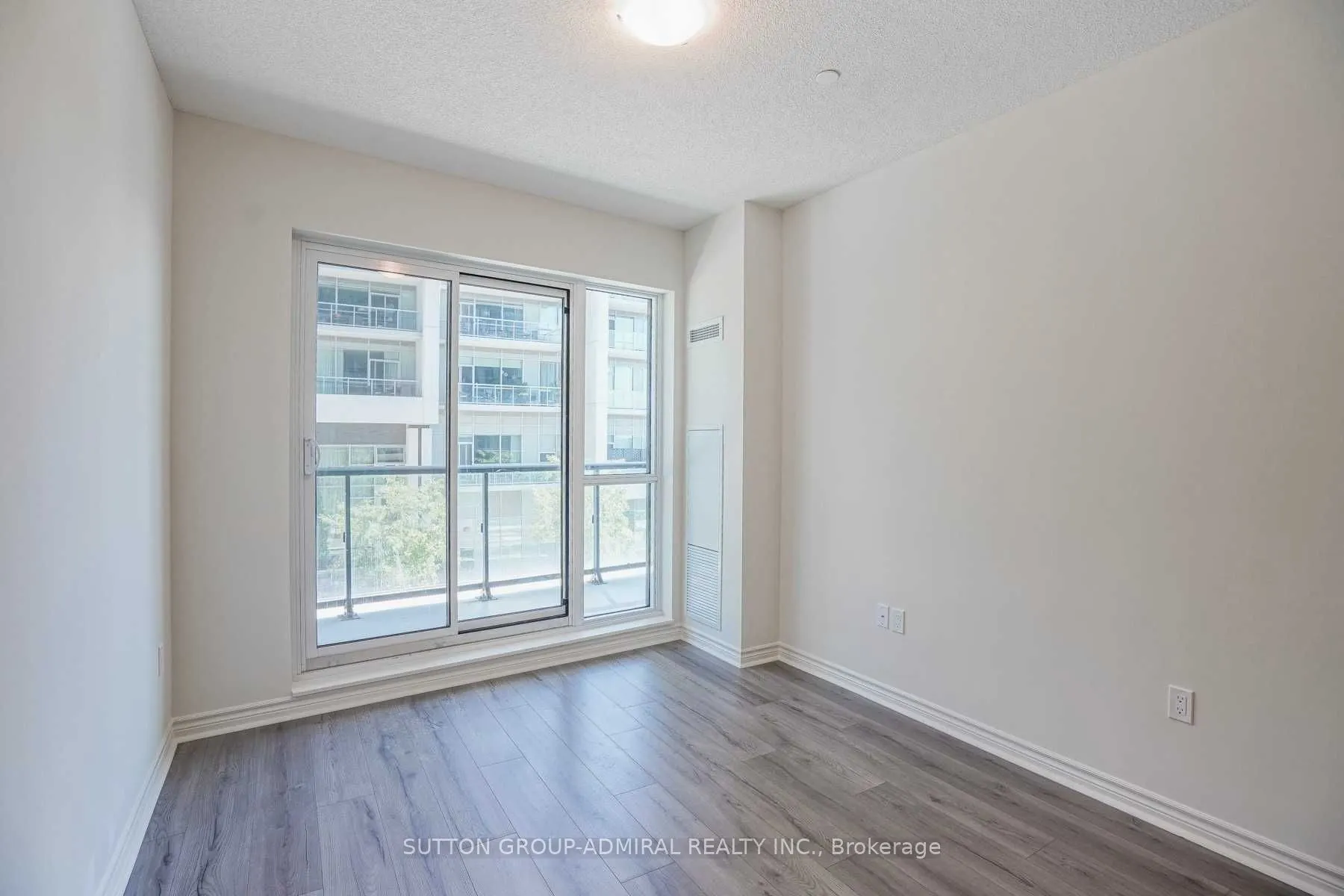39 Annie Craig Drive, #Th4