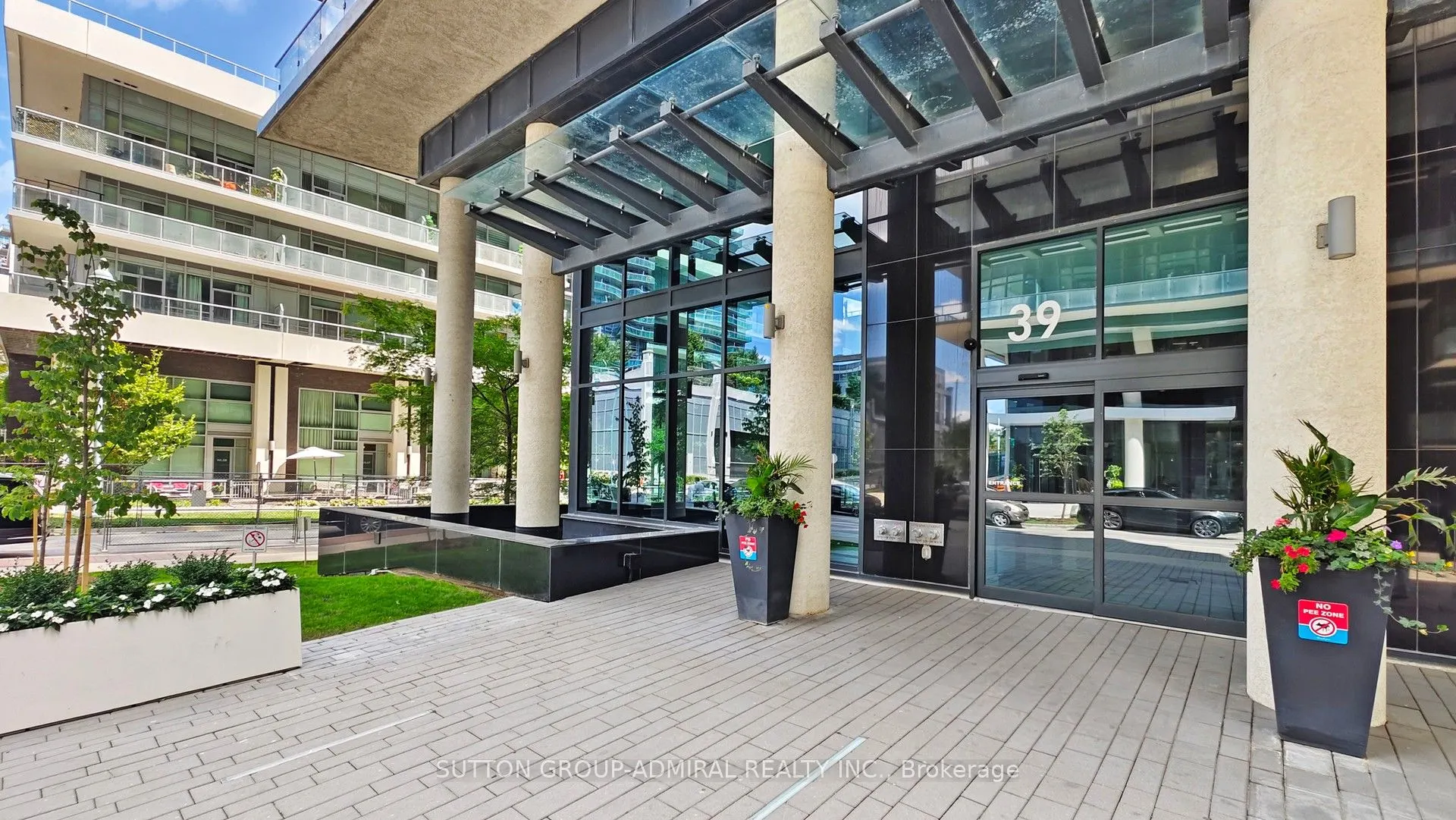 39 Annie Craig Drive, #Th4