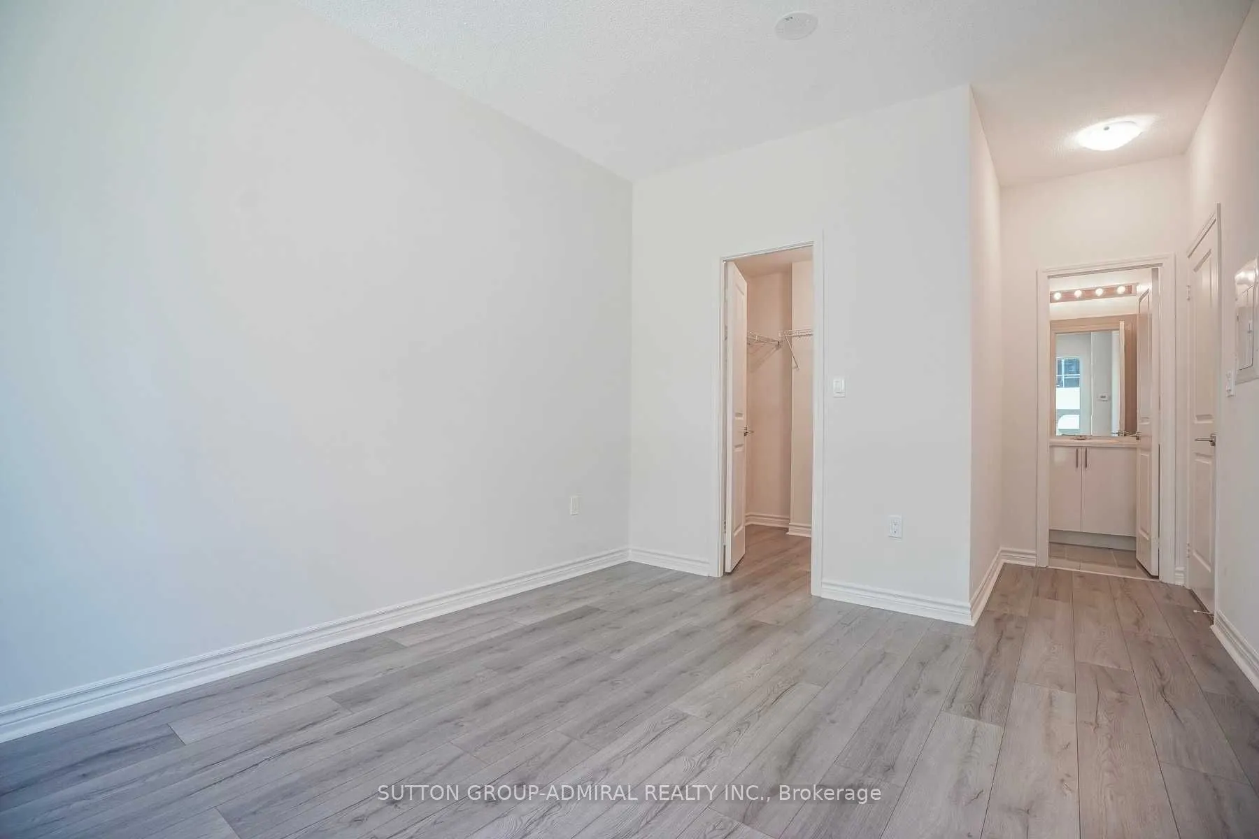 39 Annie Craig Drive, #Th4