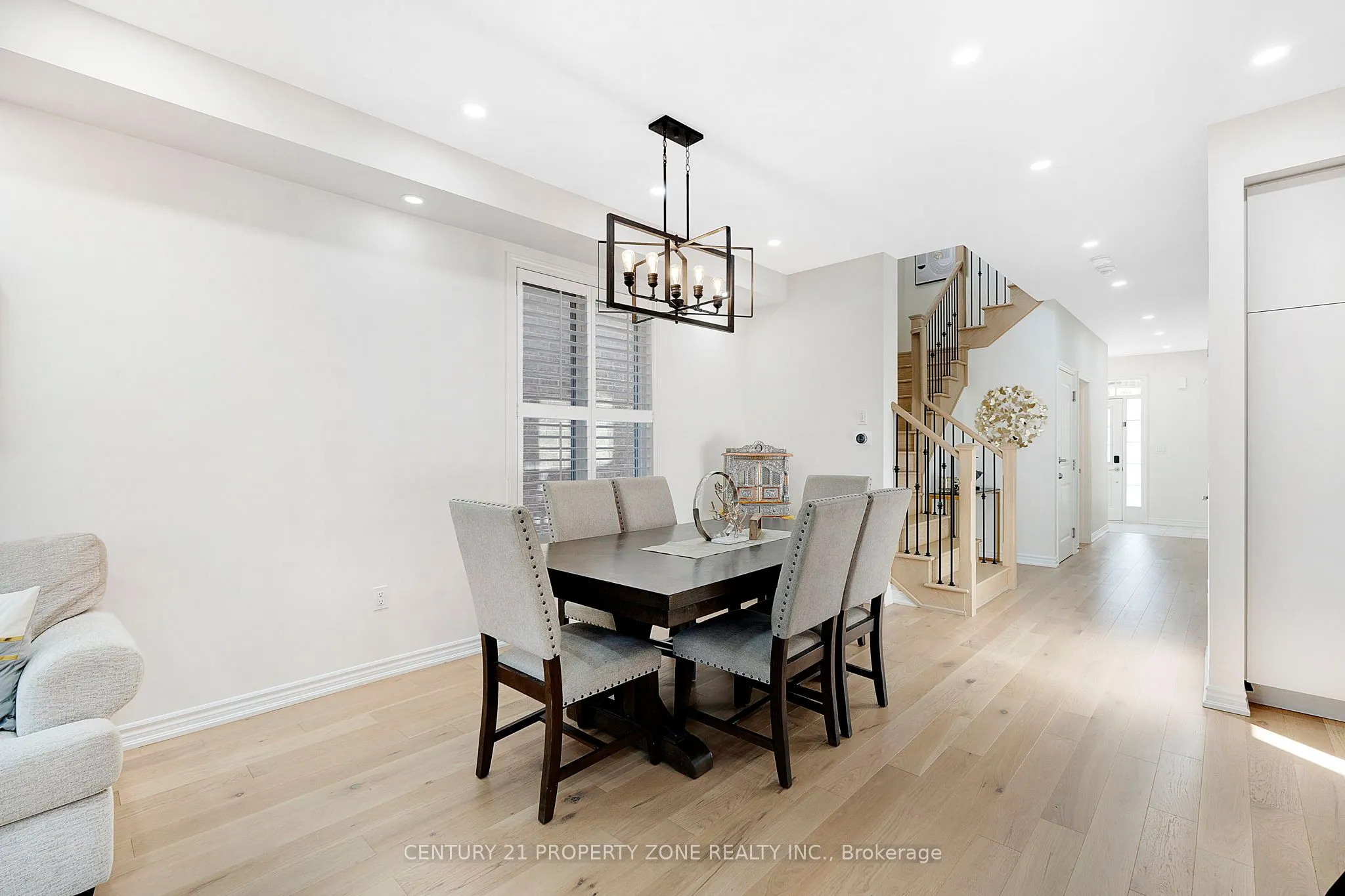 458 Bergamot Avenue