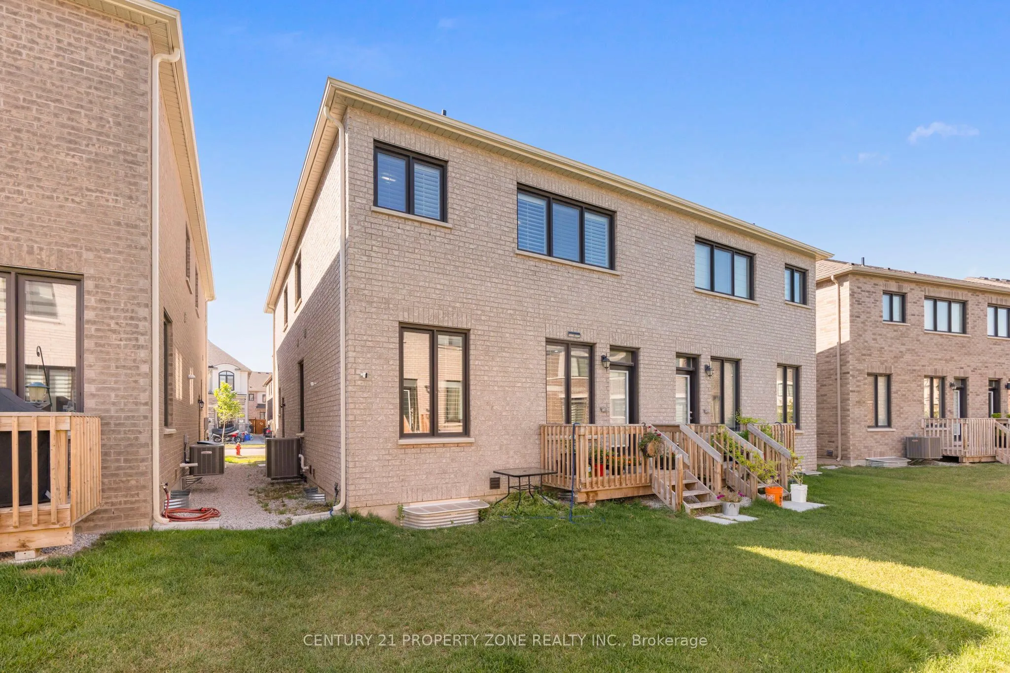 458 Bergamot Avenue