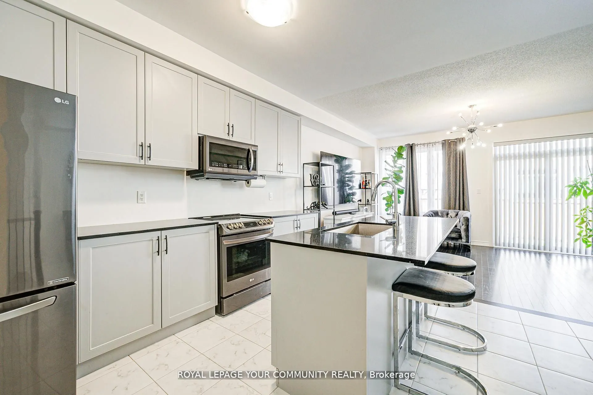 16 Angelfish Road