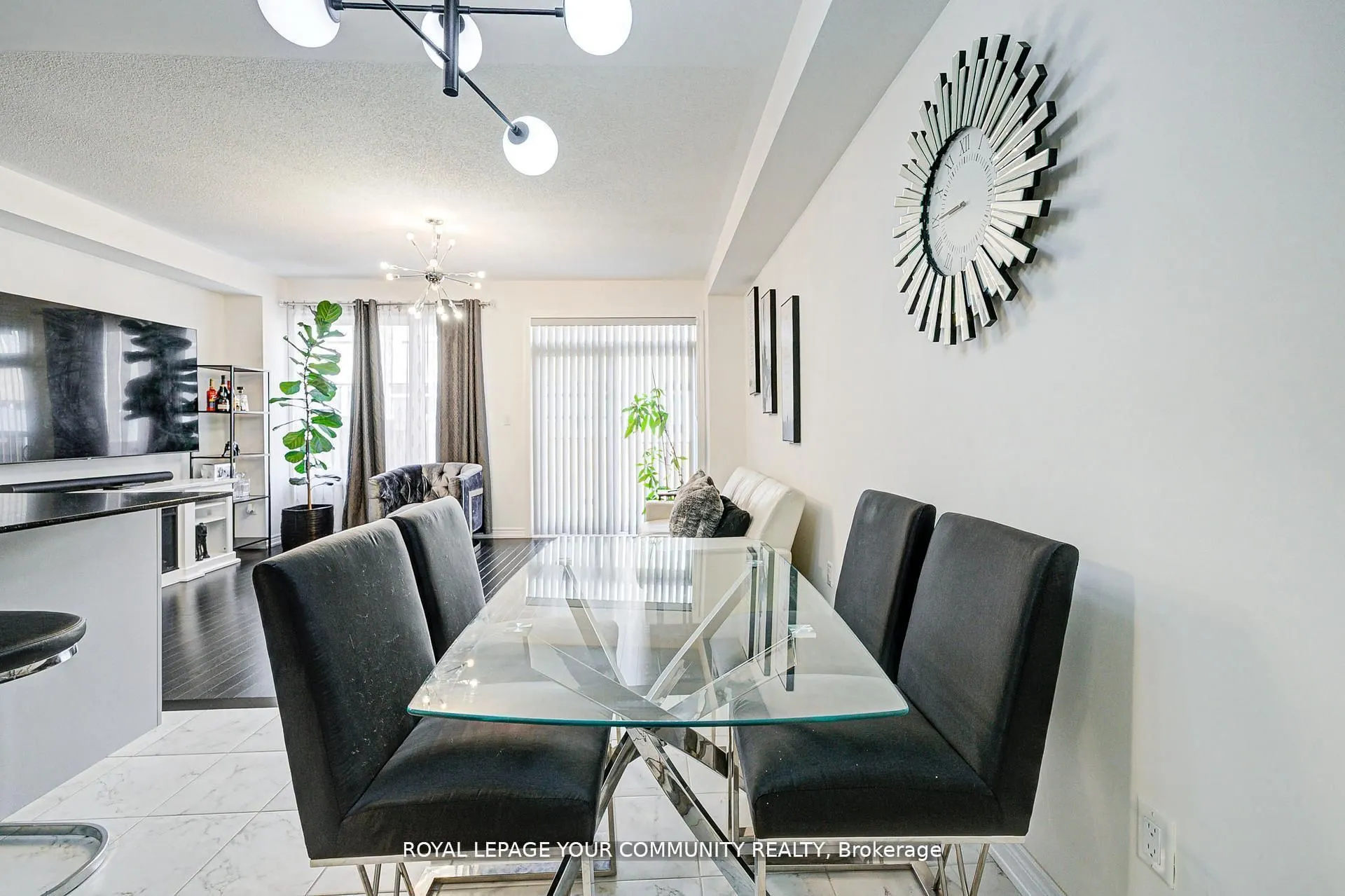 16 Angelfish Road