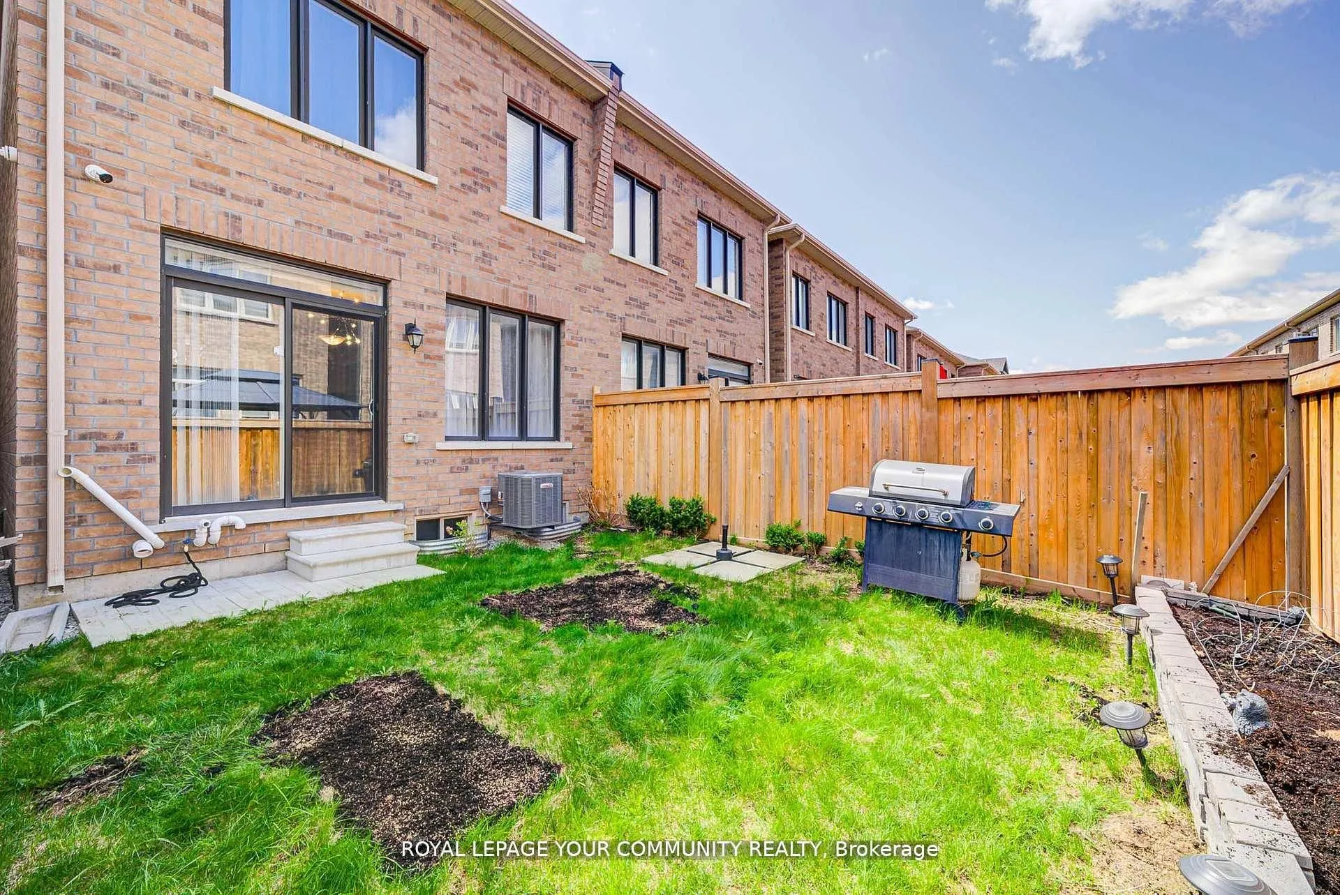 16 Angelfish Road