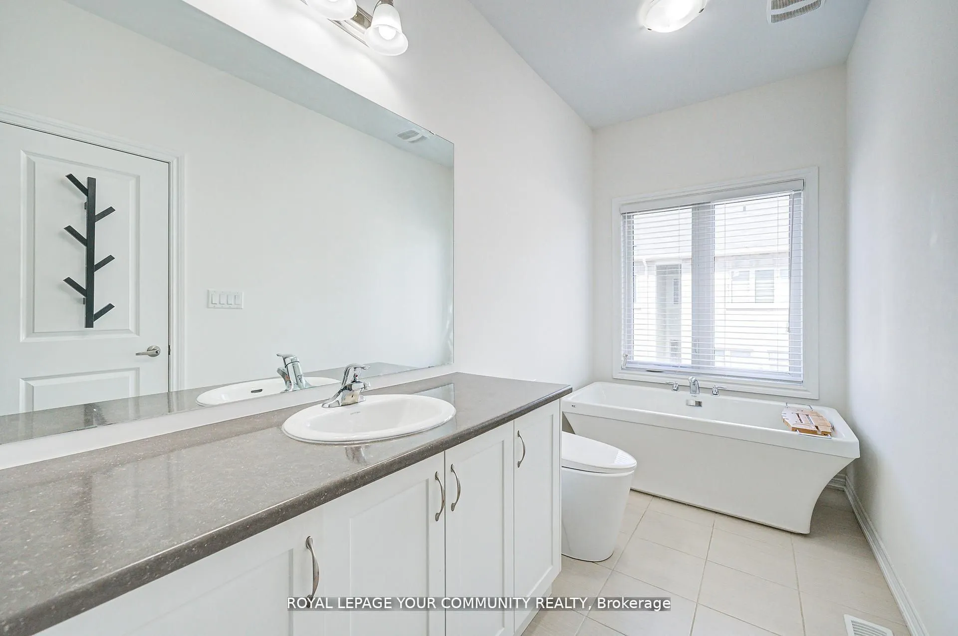 16 Angelfish Road